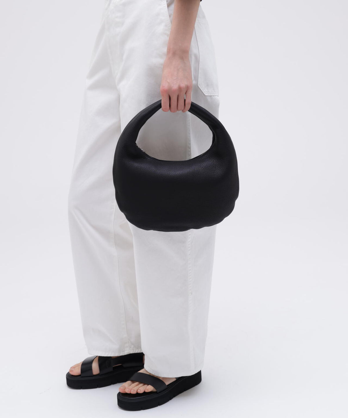 Aeta / ROUND ONE SHOULDER : M | THE LIBRARY（ザ ライブラリー 