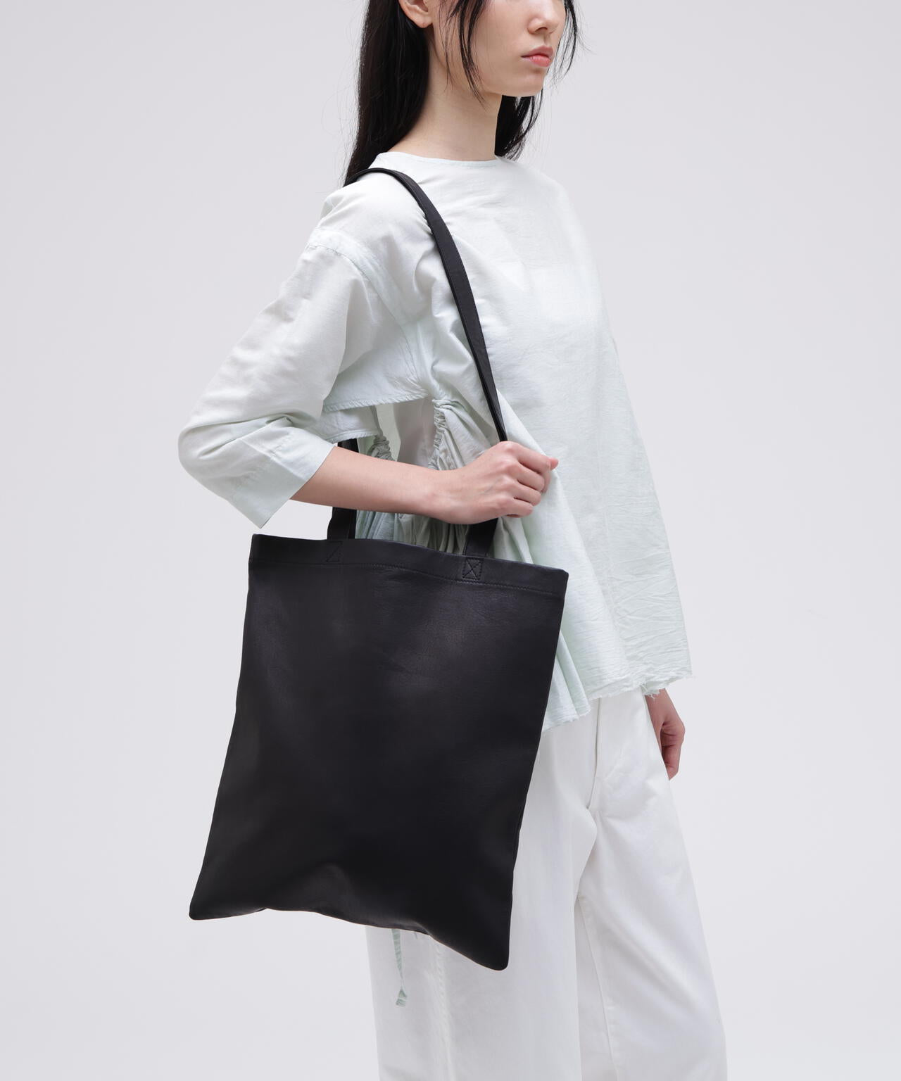 りょうすけ　Aeta / Double Faced Aeta / DOUBLE FACED FLAT TOTE : M | THE LIBRARY（ザ ライブラリー