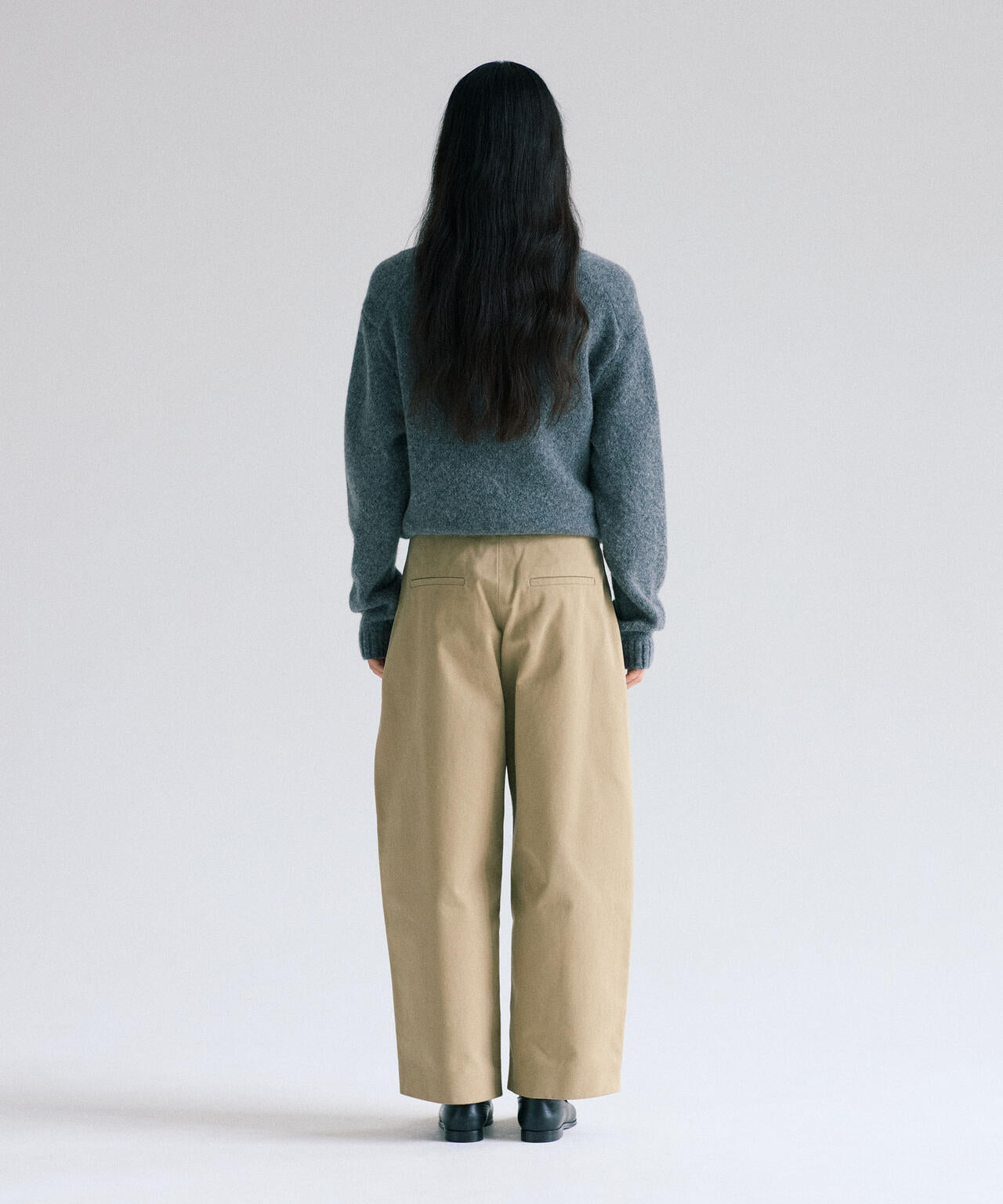 STUDIO NICHOLSON / PEACHED COTTON TWILL DEEP PLEAT VOLUME ANKLE CROP