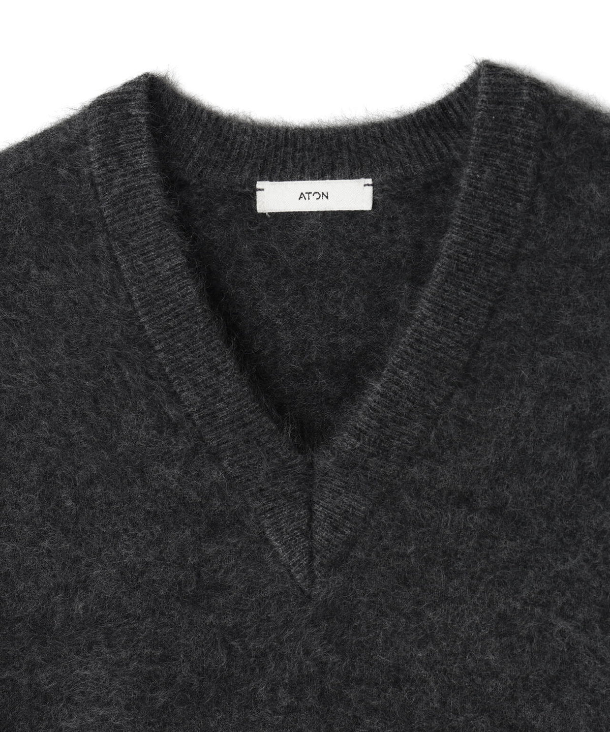 ATON / ROYAL CASHMERE FUR V NECK SWEATER