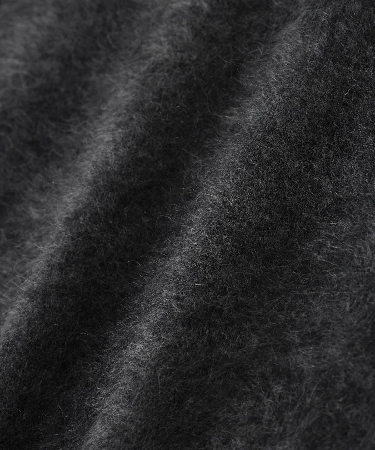 ATON / ROYAL CASHMERE FUR V NECK SWEATER