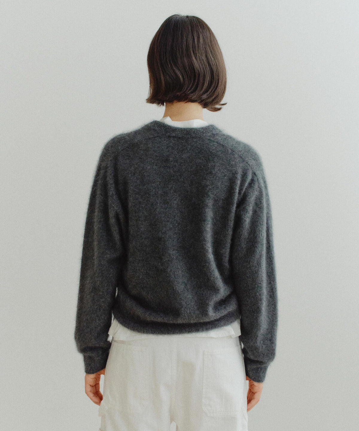 ATON / ROYAL CASHMERE FUR V NECK SWEATER