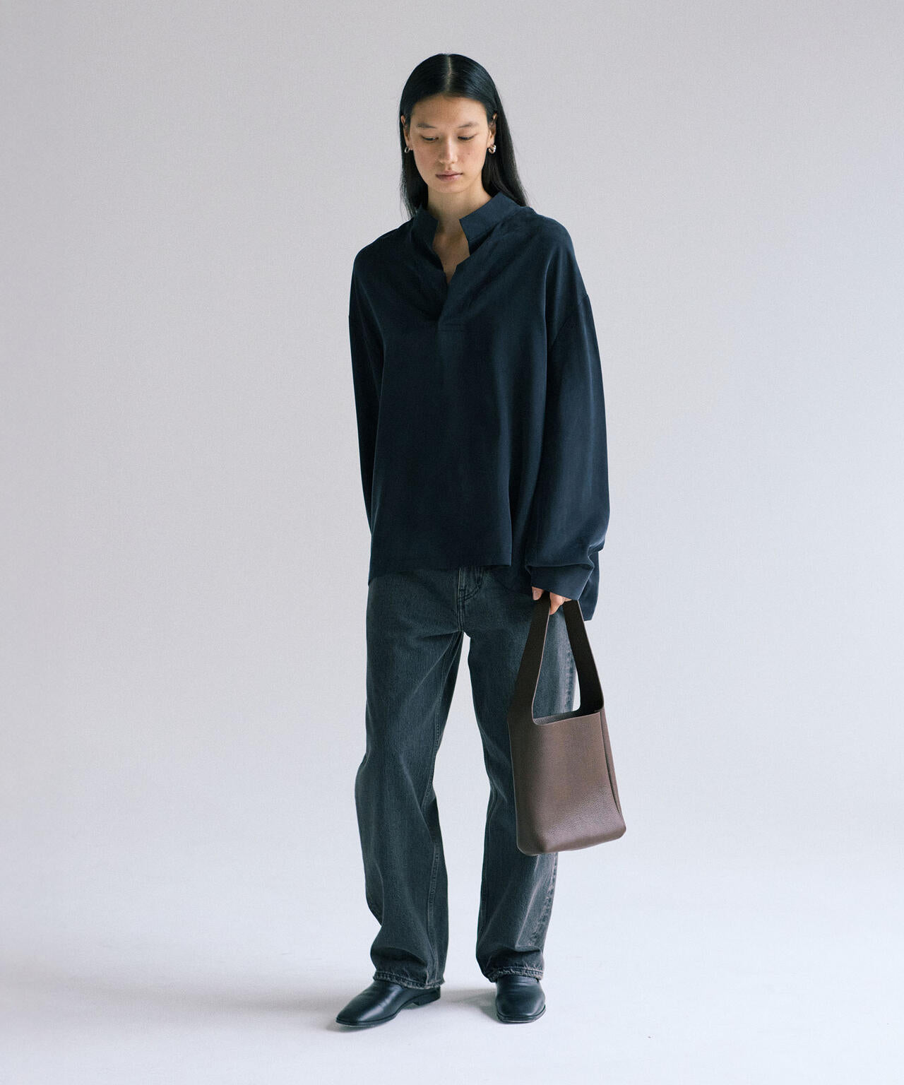 Aeta / SHOULDER : XS | THE LIBRARY（ザ ライブラリー） ｜【公式
