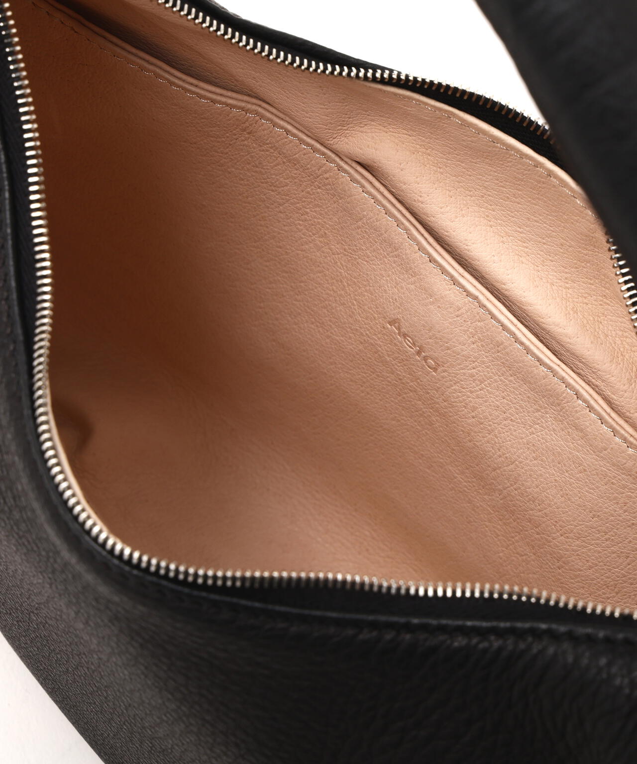 Aeta / ROUND ONE SHOULDER : M | THE LIBRARY（ザ ライブラリー