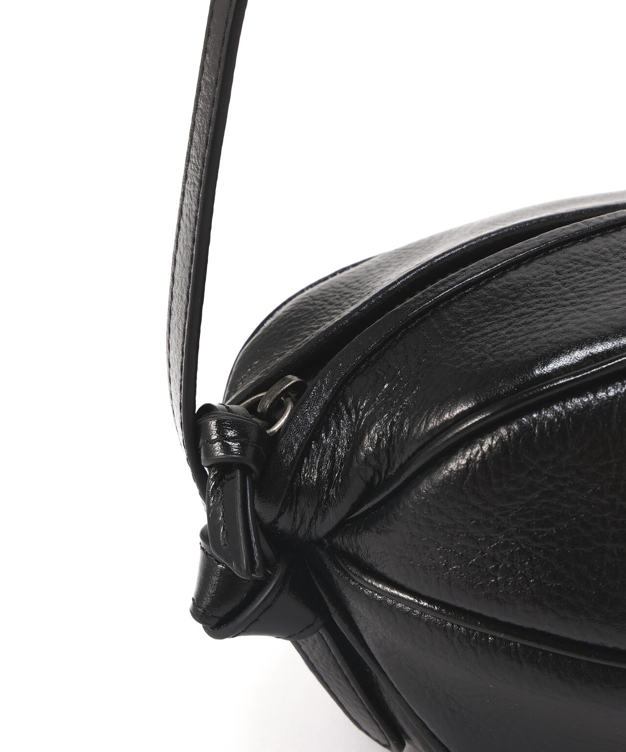 HEREU / BOYA L DISTRESSED Ball-Shaped Crossbody Bag