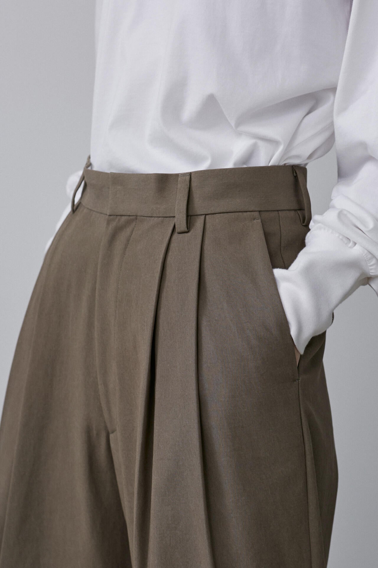 美品 YLÈVE / COTTON GABARDINE イレーヴ YLEVE / COTTON VOILE GABARDINE NIDOM SHORTS | YLÈVE（イレーヴ