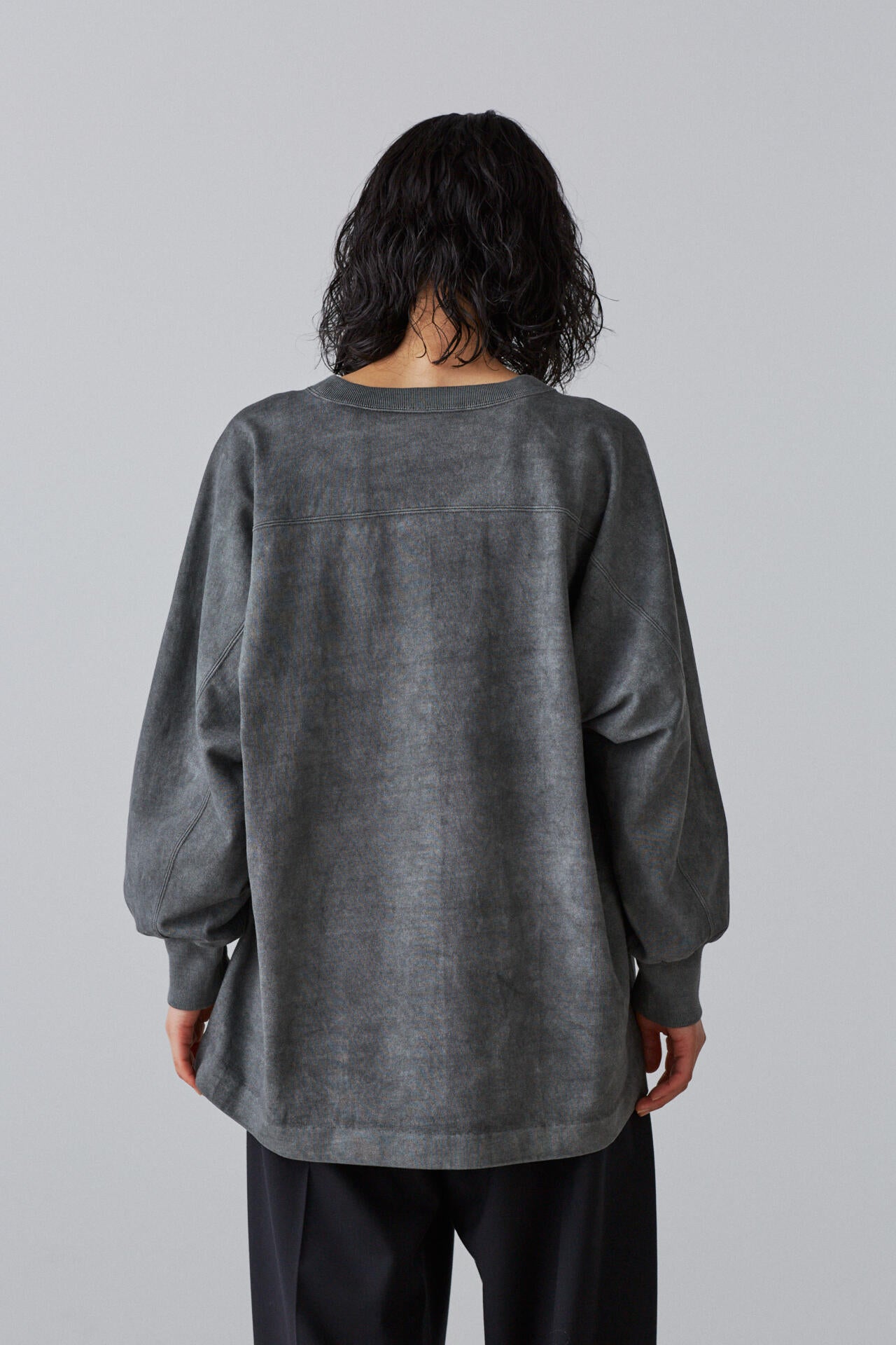 YLEVE イレーヴ オープンエンドコットンピグメントダイプルオーバー YLÈVE / OPEN END COTTON PIGMENT DYE PULL OVER | YLÈVE