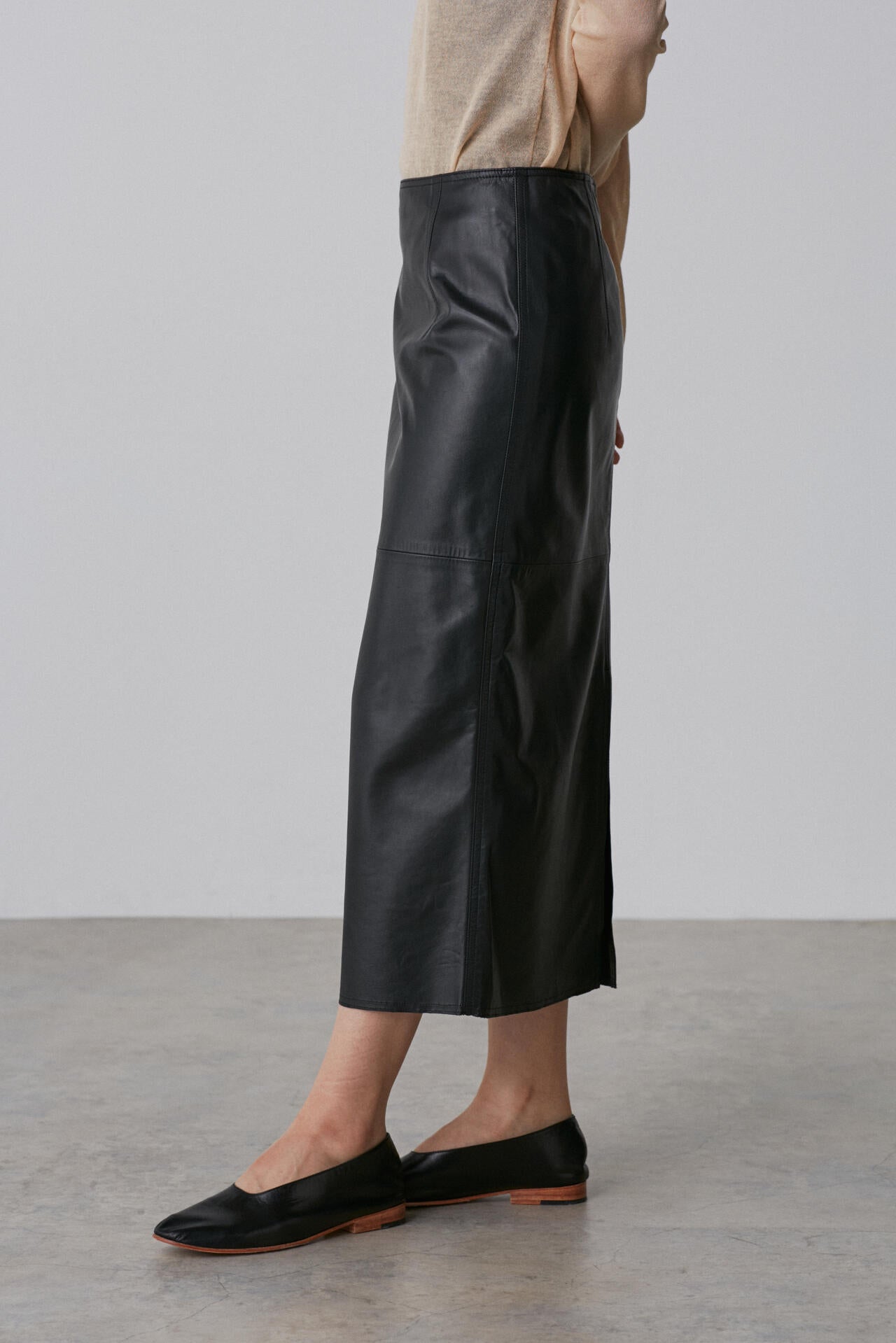 YLEVE / GLOVE SHEEP LEATHER SKIRT | YLÈVE（イレーヴ） ｜【公式