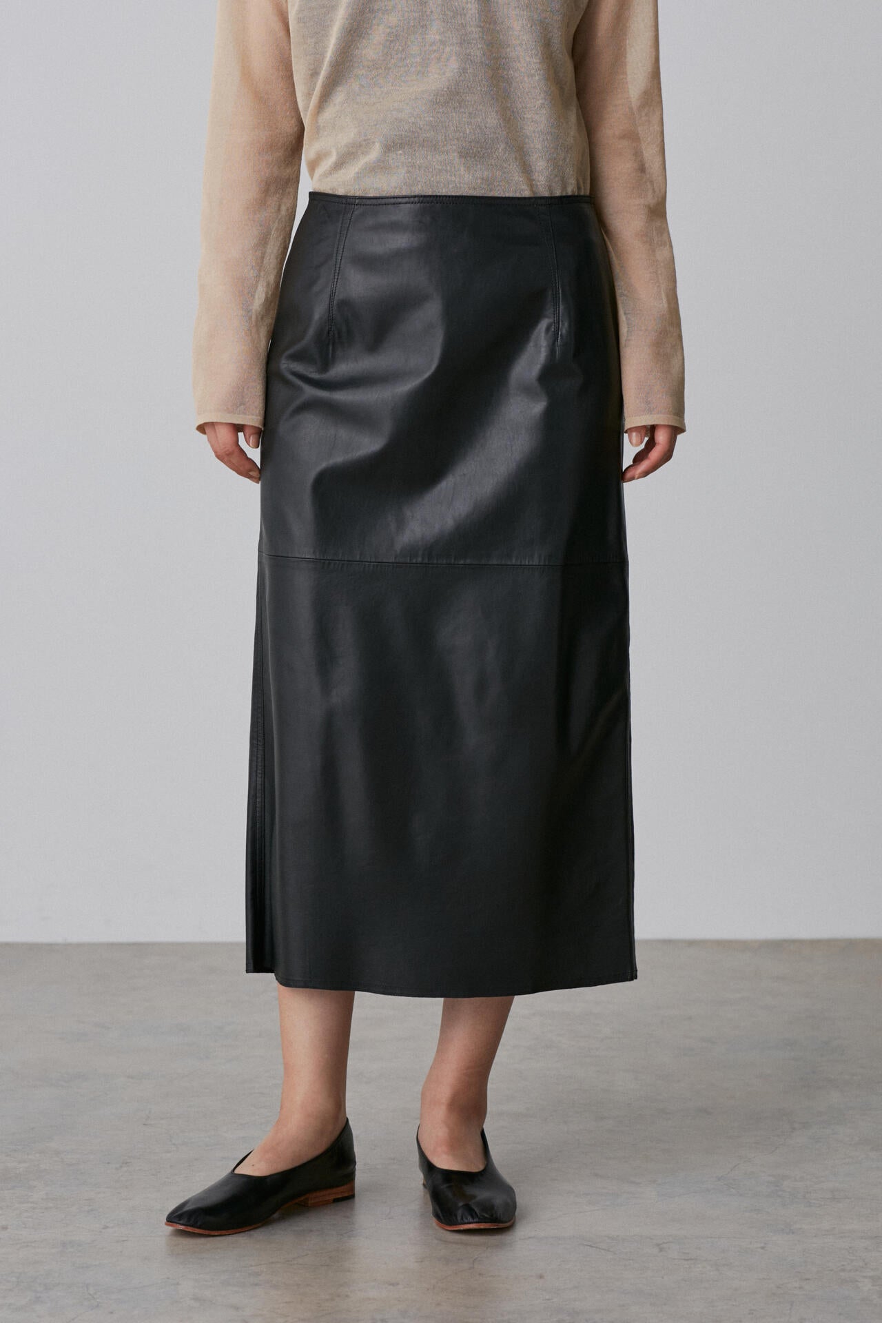 YLEVE / GLOVE SHEEP LEATHER SKIRT | YLÈVE（イレーヴ） ｜【公式