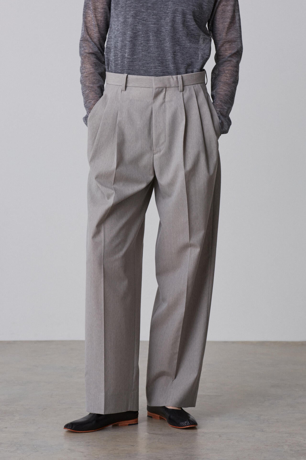 YLEVE / WOOL CHAMBRAY TROUSERS
