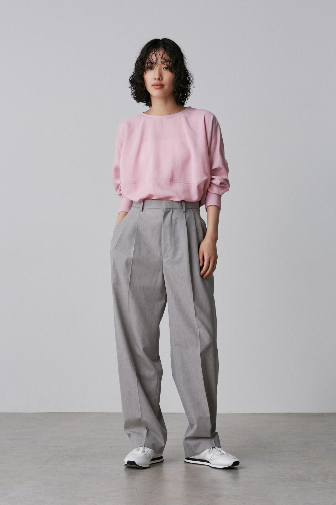 YLEVE / WOOL CHAMBRAY TROUSERS