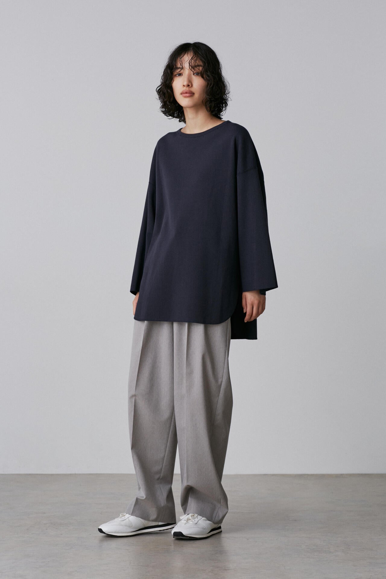 YLEVE / WOOL CHAMBRAY TROUSERS