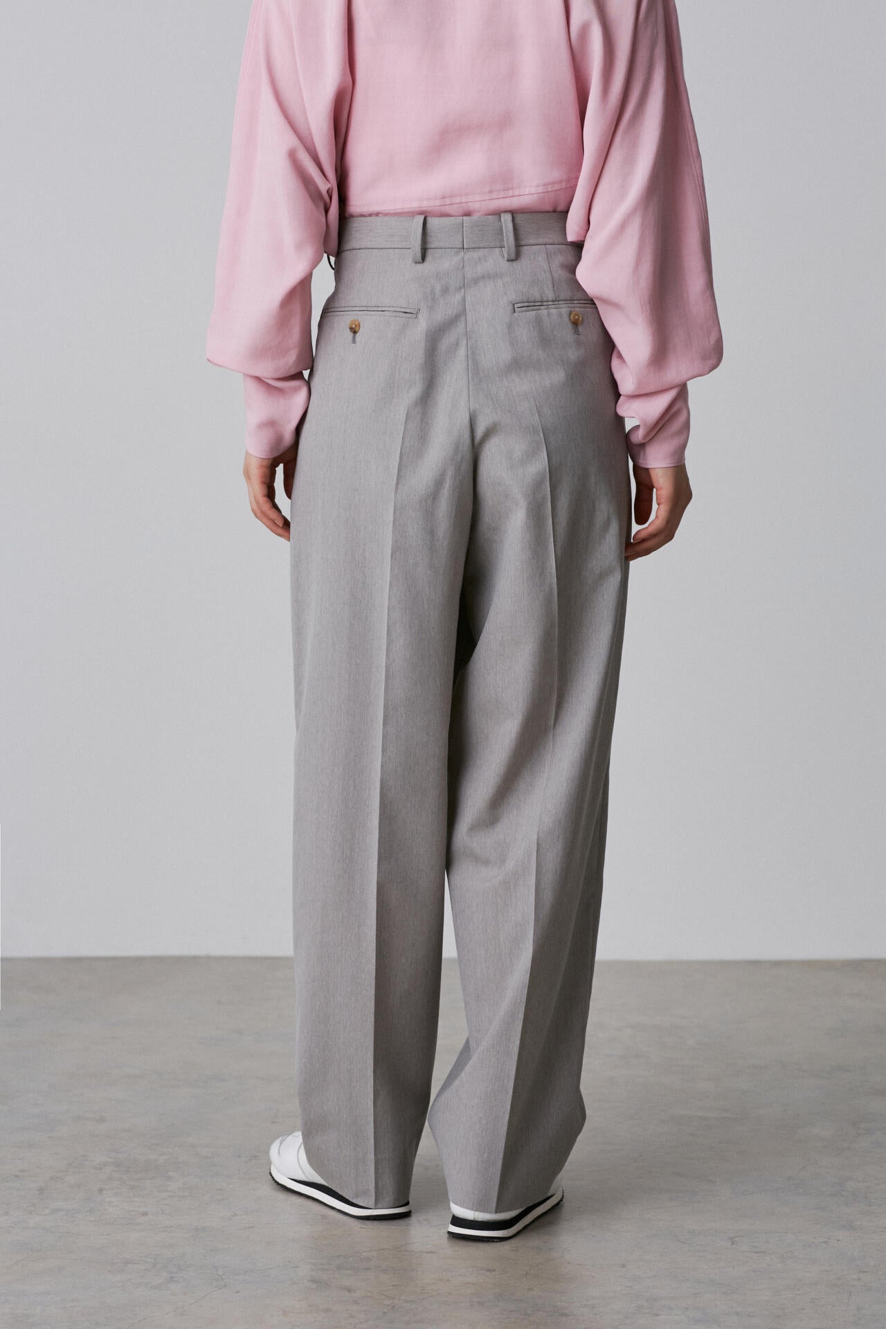 YLEVE / WOOL CHAMBRAY TROUSERS