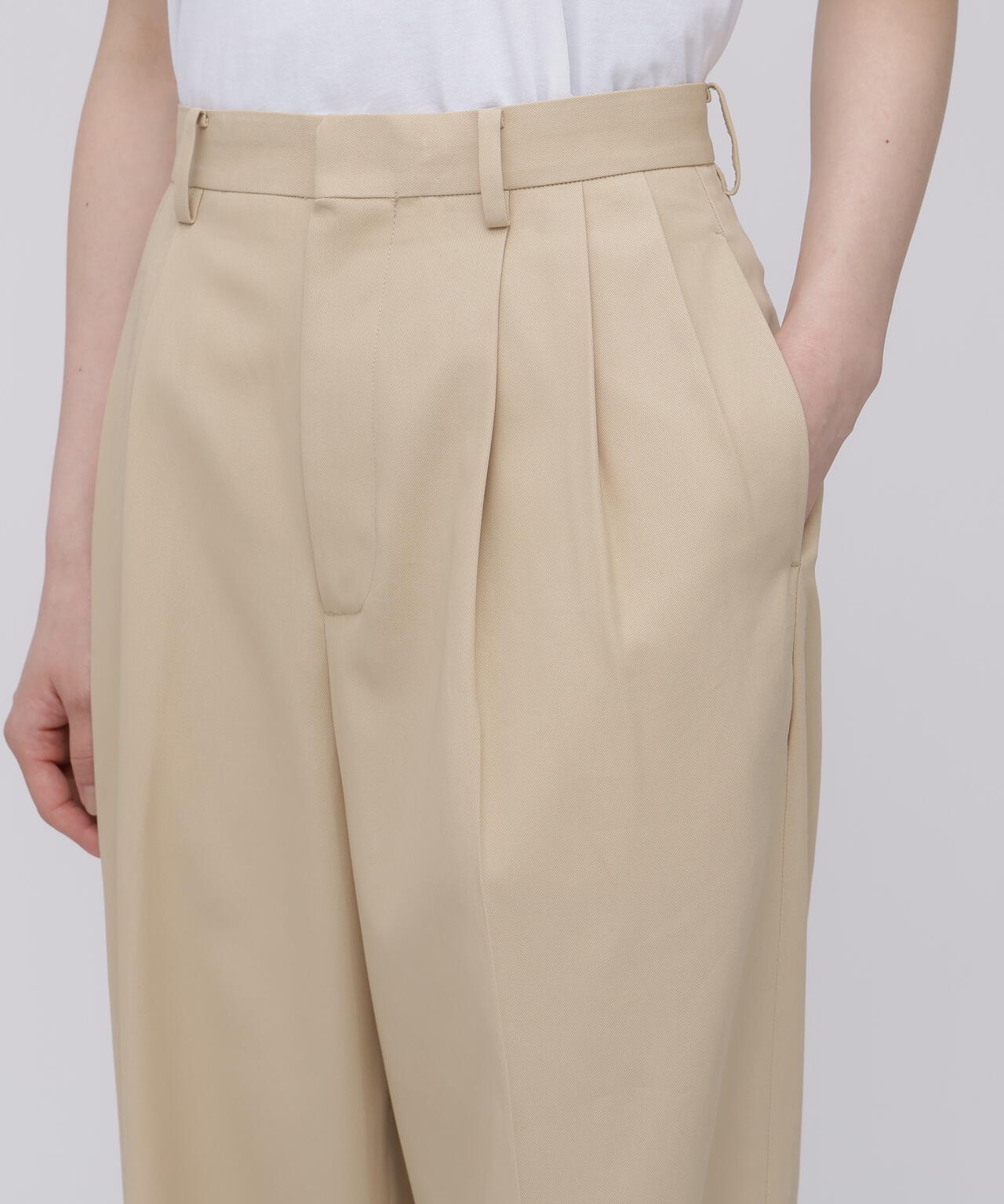 YLEVE / HIGH TWISTED COTTON GABA TROUSERS | YLÈVE（イレーヴ