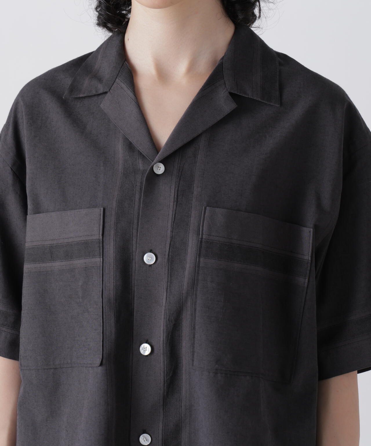 YLEVE / DOBBY STRIPE CHAMBRAY SHIRT | YLÈVE（イレーヴ） ｜【公式