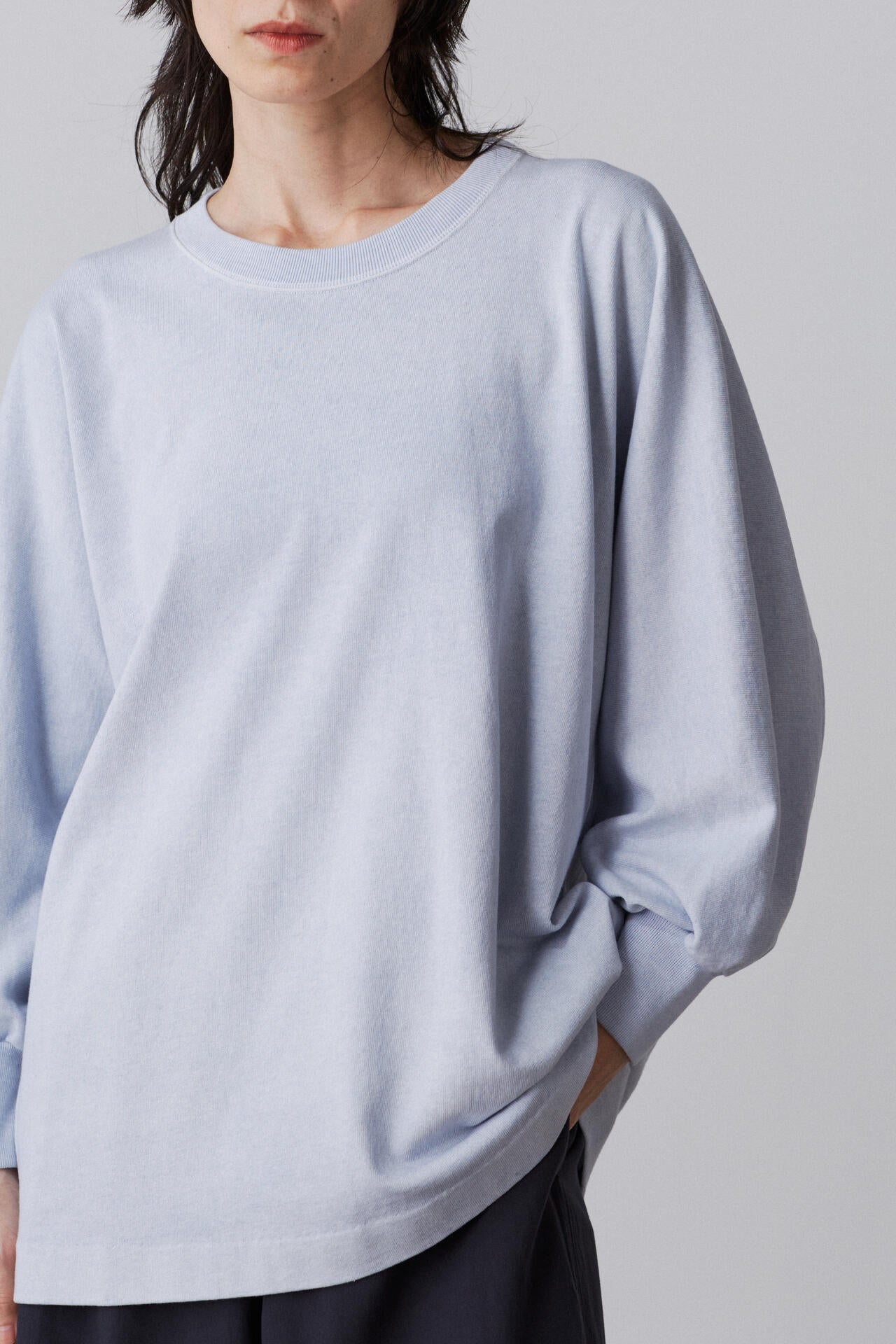 YLEVE / OPEN END COTTON PIGMENT DYE PULL OVER | YLÈVE（イレーヴ