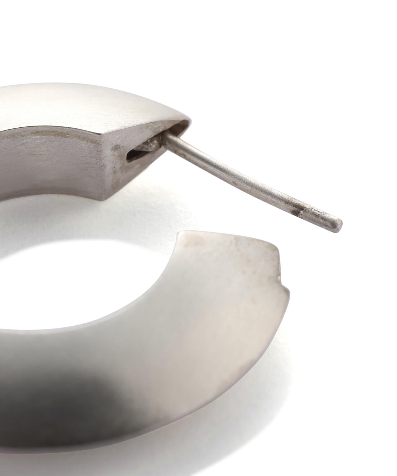 YLEVE / TRIANGLE HOOP EARRING S