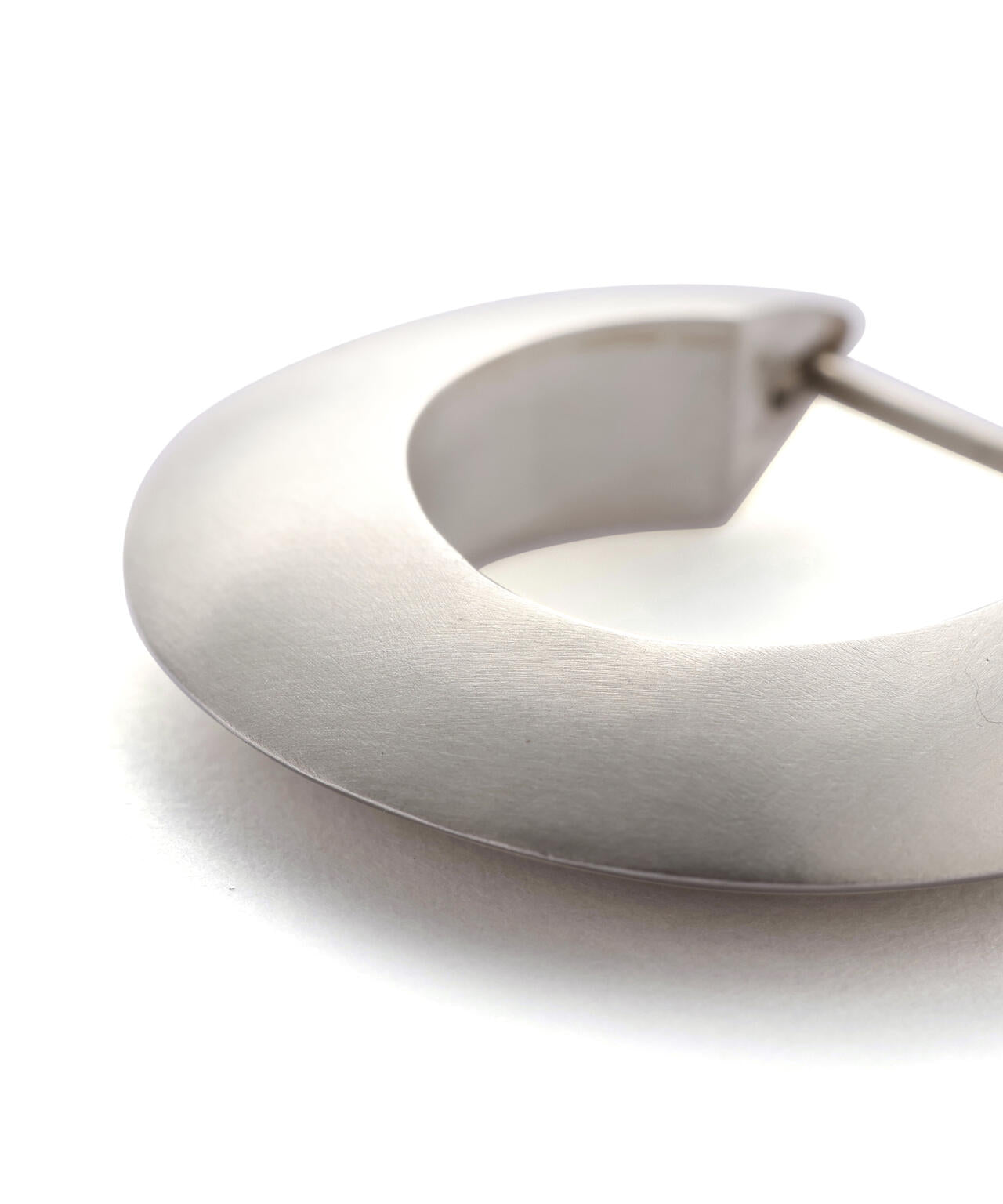 YLEVE / TRIANGLE HOOP EARRING S