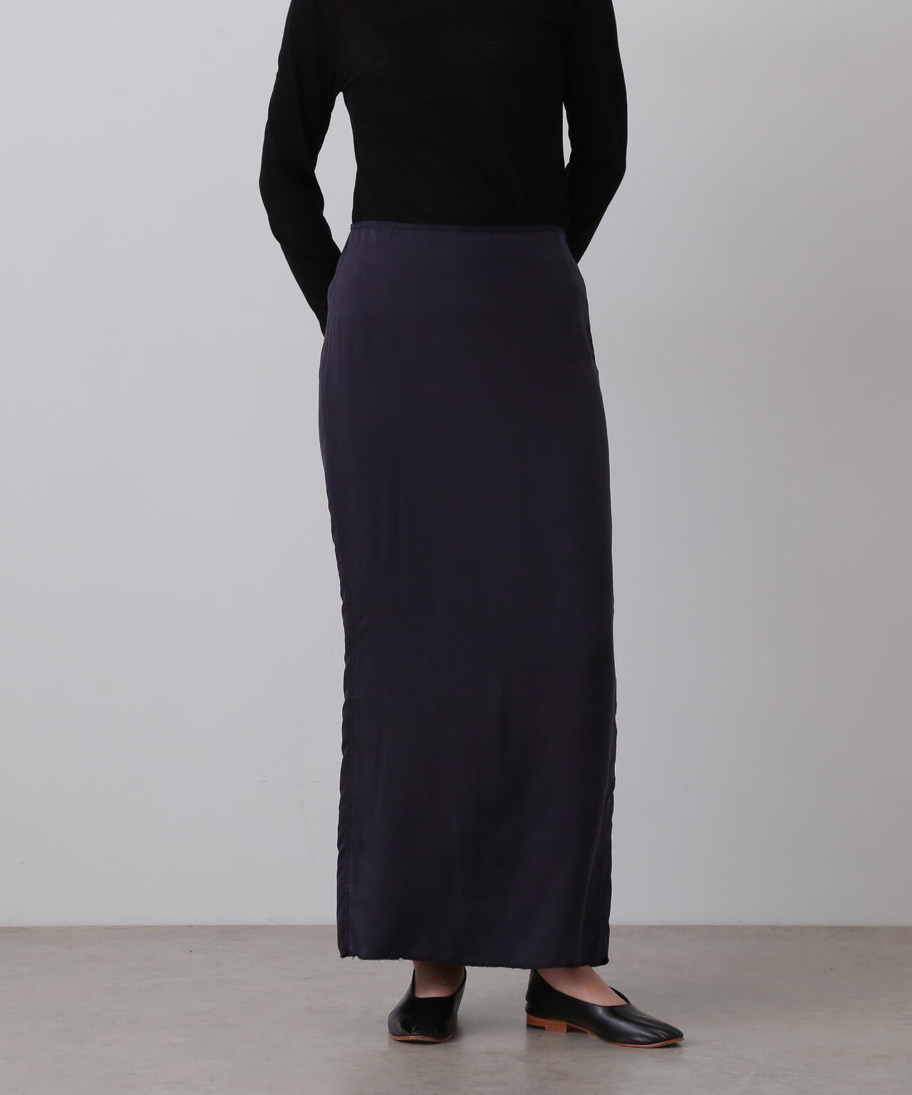 YLEVE / CUPRA TWILL GARMANT DYE SKIRT | YLÈVE（イレーヴ） ｜【公式