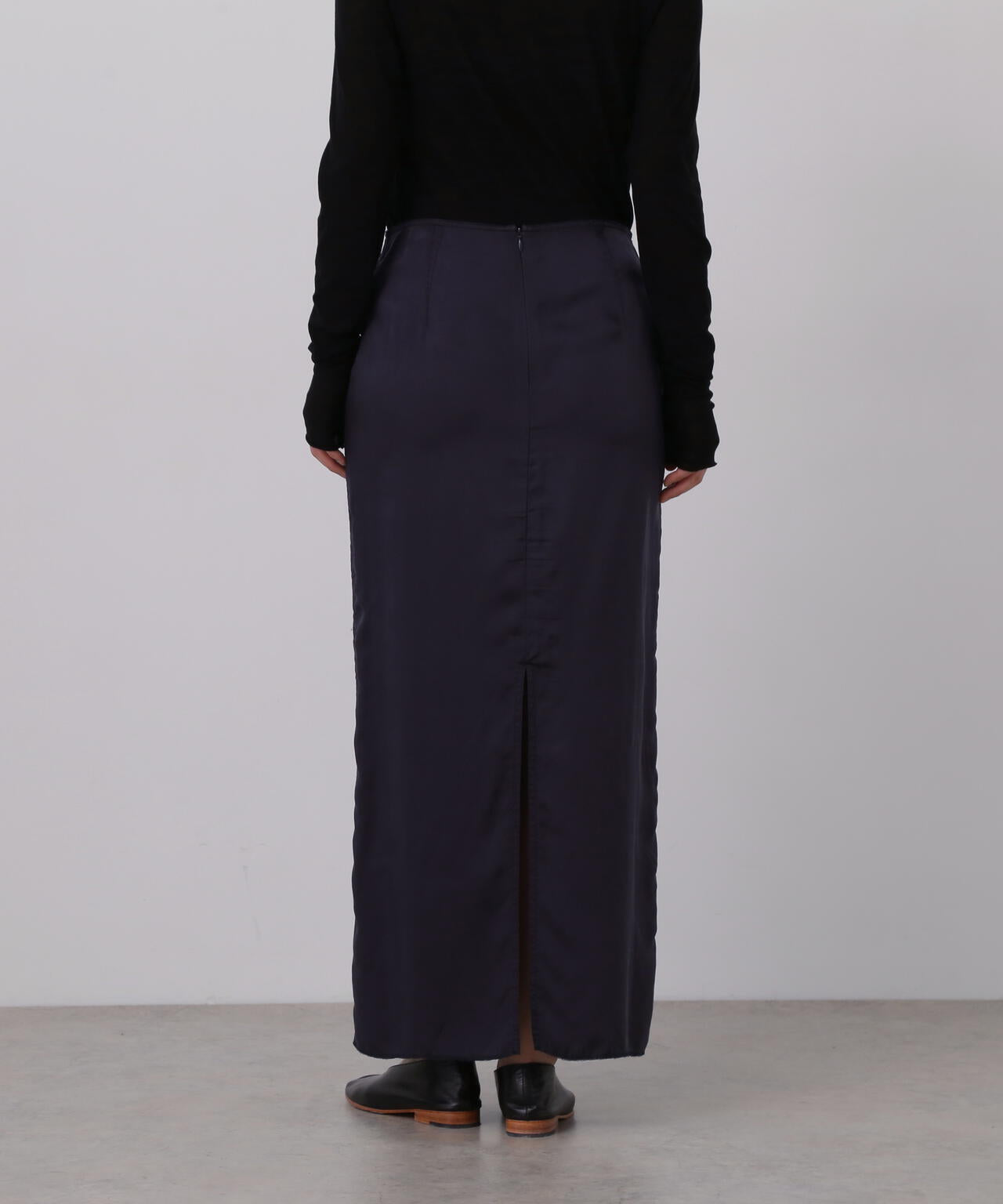 YLEVE / CUPRA TWILL GARMANT DYE SKIRT | YLÈVE（イレーヴ） ｜【公式