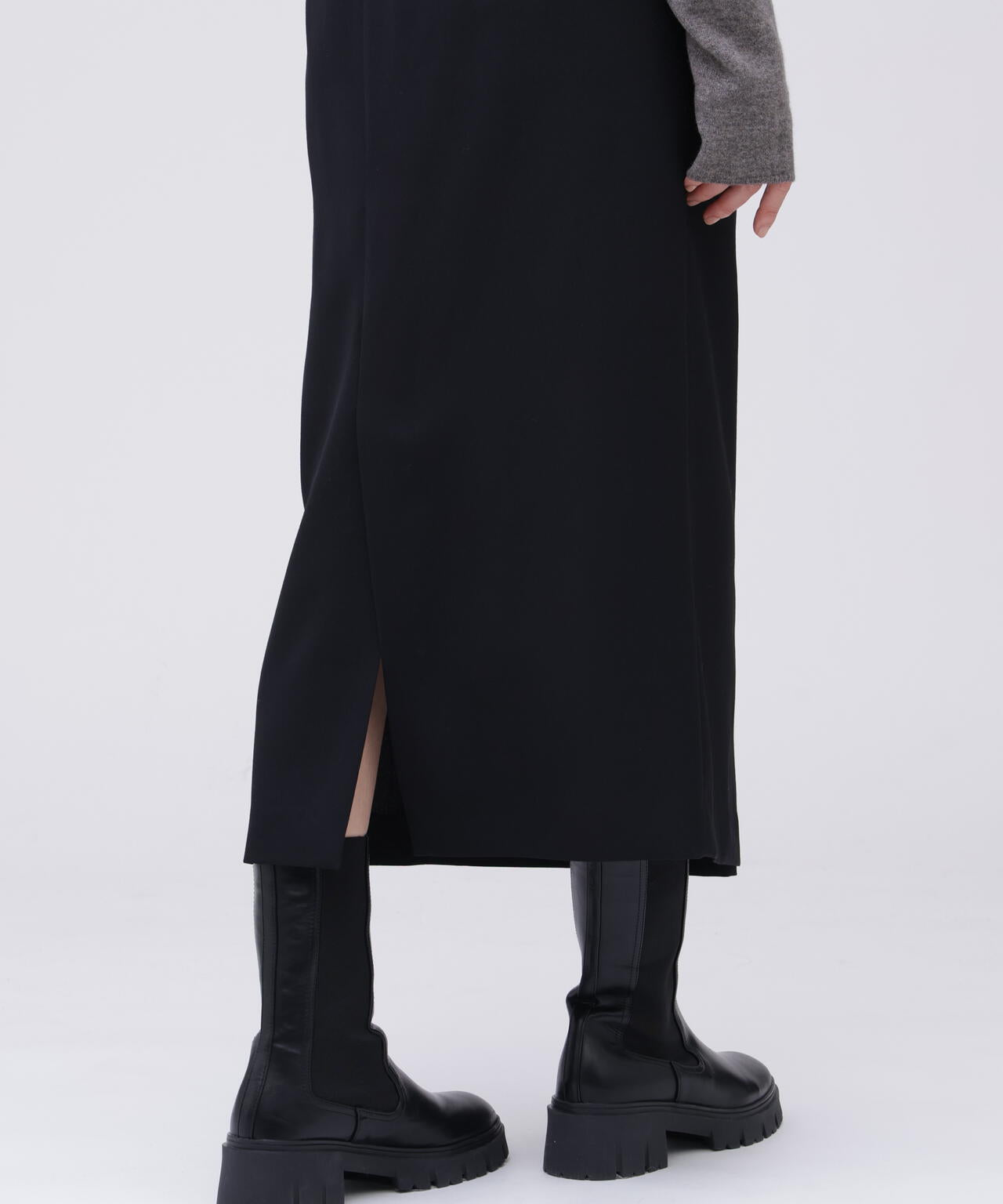 YLEVE / MERINO WOOL TWILL WRAP SKIRT | YLÈVE（イレーヴ） ｜【公式