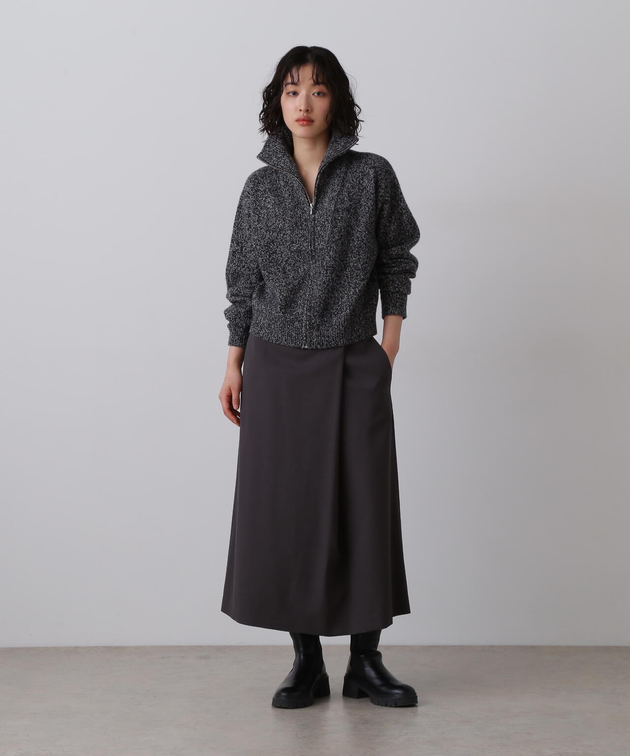YLÈVE / MERINO WOOL TWILL WRAP SKIRT | YLÈVE（イレーヴ） ｜【公式
