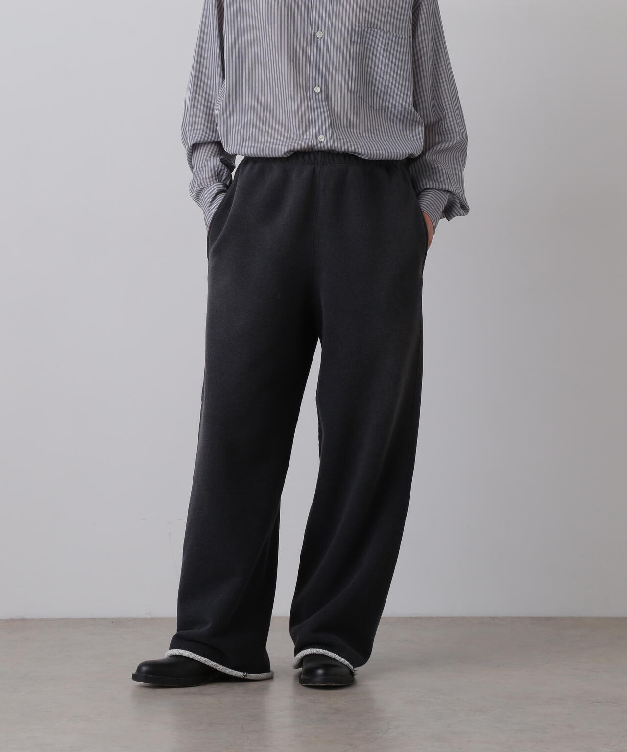 YLÈVE / HEAVY WEIGHT FLEECE BLEACH CUT OFF TROUSERS