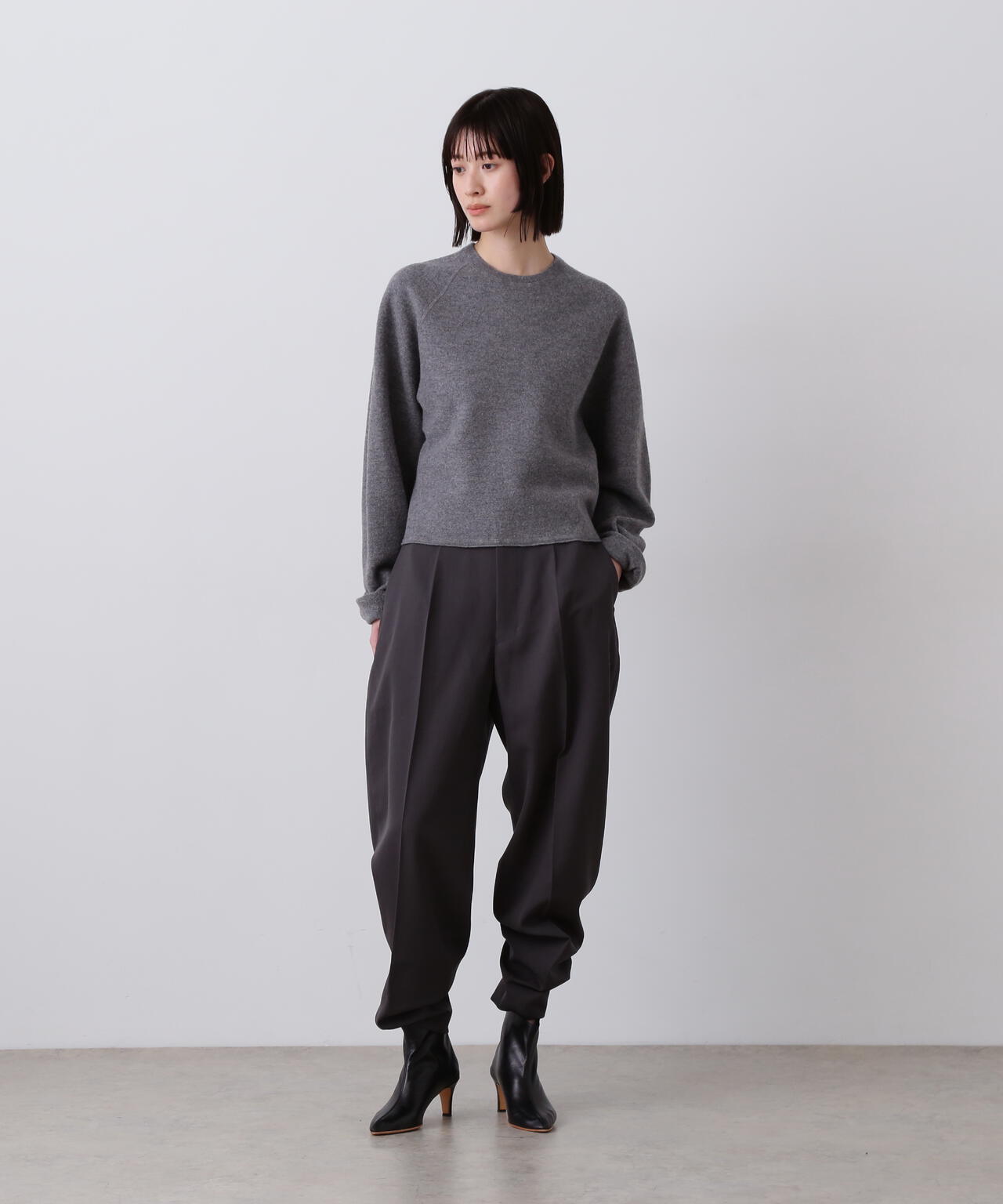 YLÈVE / MERINO WOOL TWILL CURVED TROUSERS | YLÈVE（イレーヴ