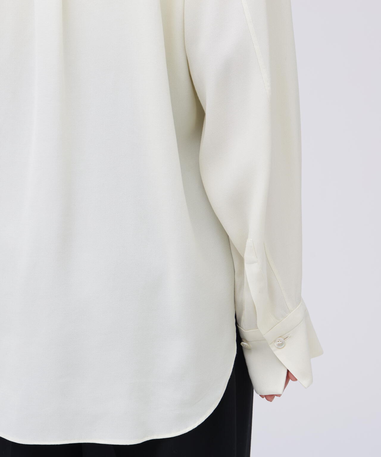 YLÈVE / RAYON DE CHINE RUFFLE BLOUSE