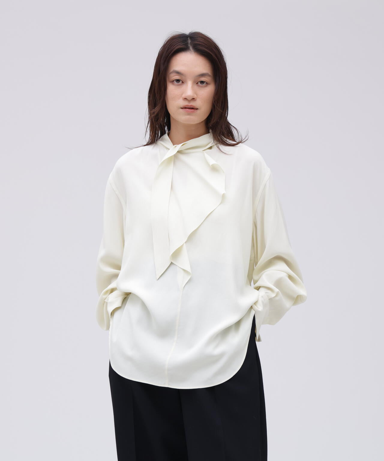 YLÈVE / RAYON DE CHINE RUFFLE BLOUSE