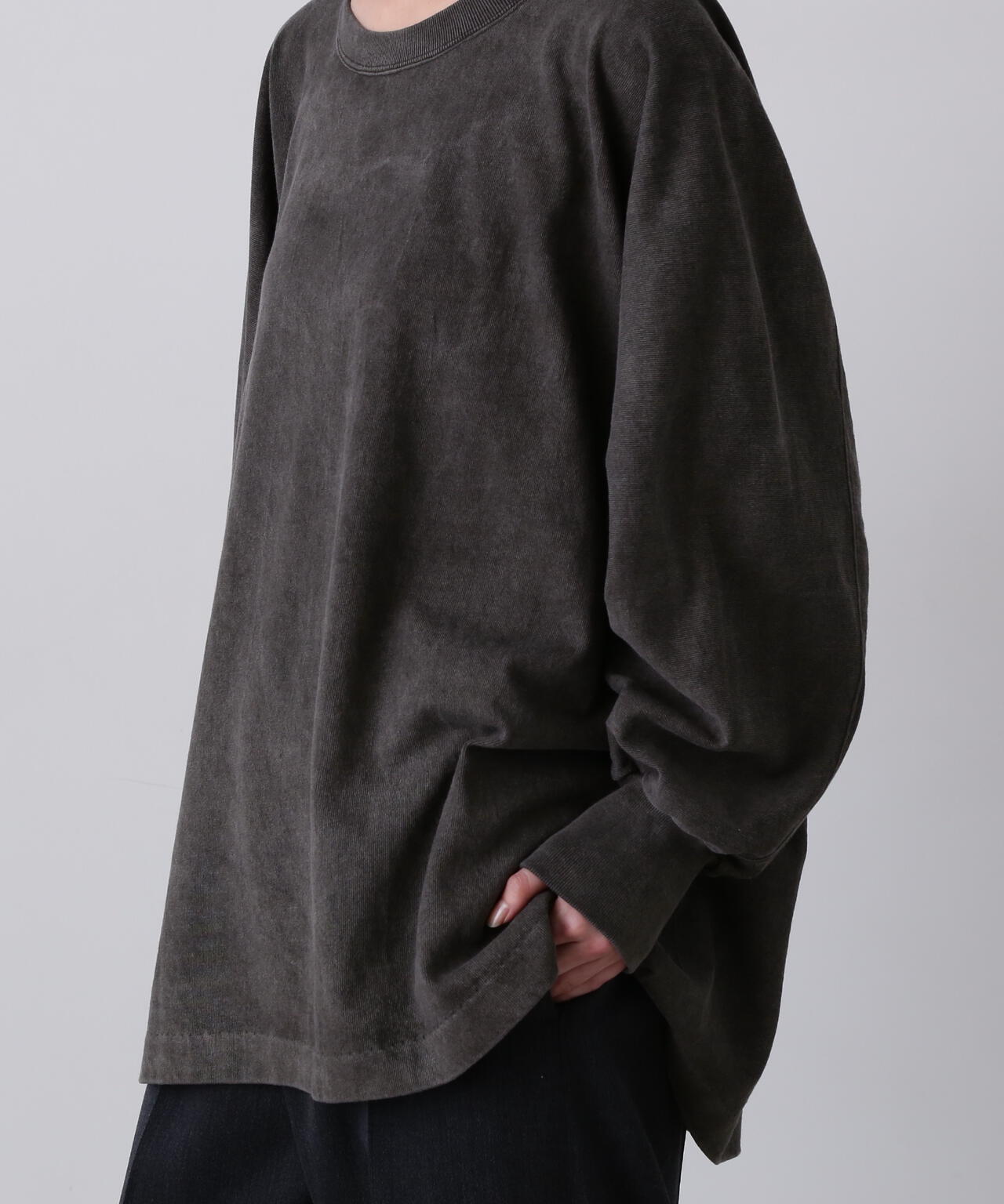 YLÈVE / OPEN END COTTON PIGMENT DYE PULL OVER