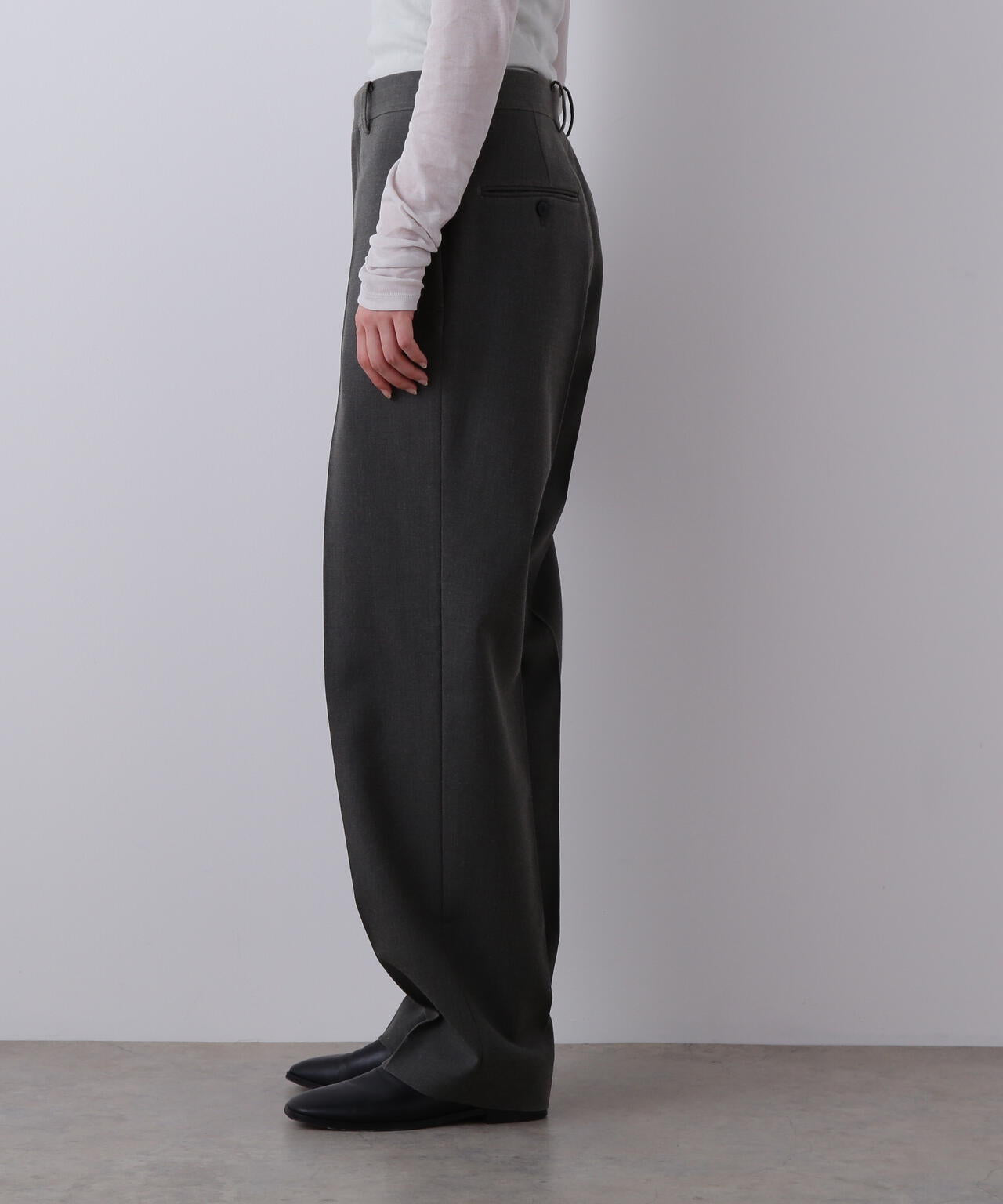 YLEVE / VINTAGE PIGMENTDYE WOOL TROUSERS