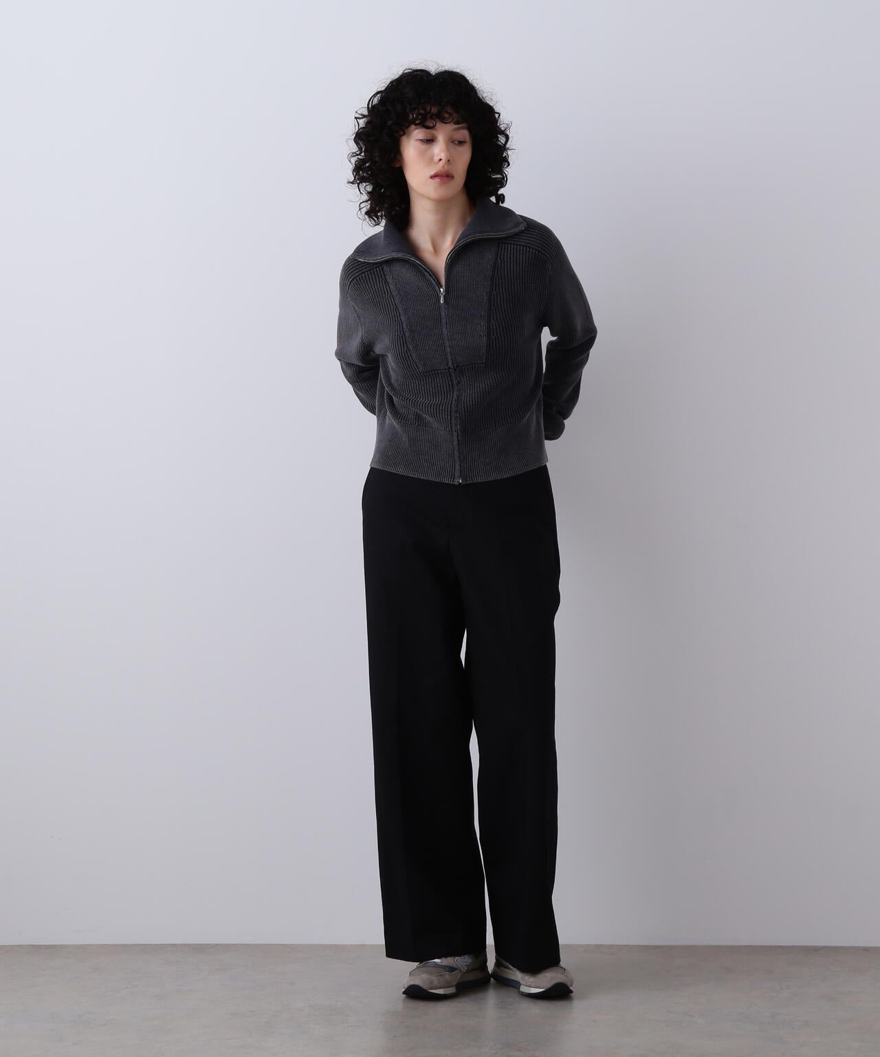 YLEVE / FINX COTTON CHINO TROUSERS | YLÈVE（イレーヴ） ｜【公式