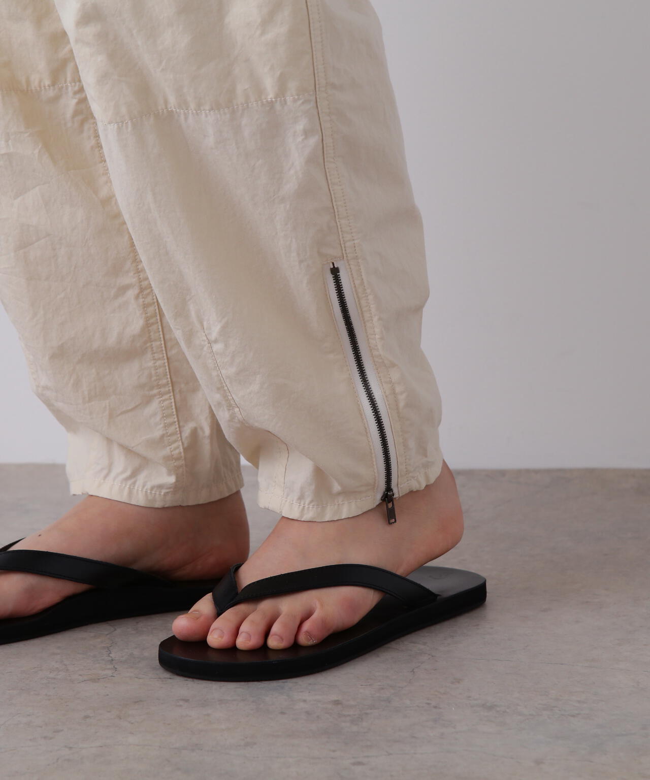 YLEVE / HIGH DENSITY TYPEWRITER COTTON CARGO PANTS