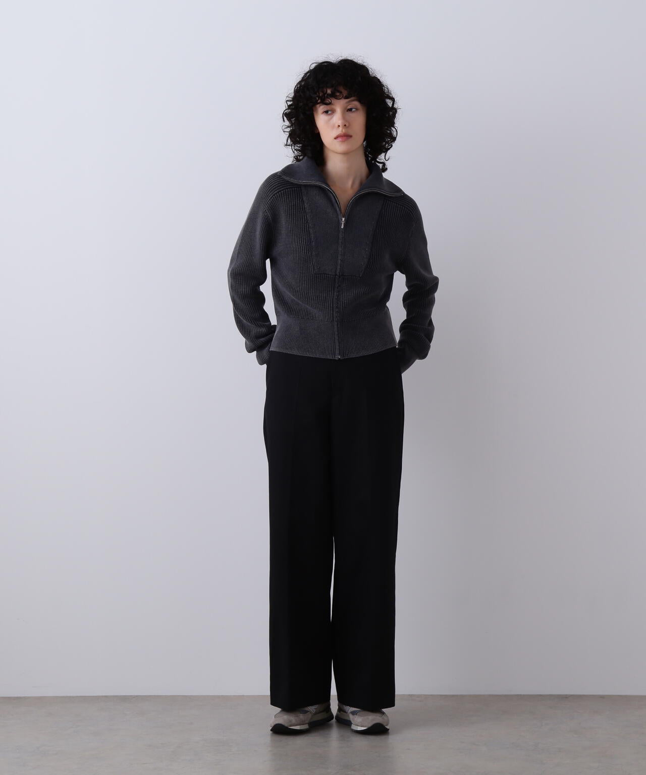 YLEVE / FADED STONEWASH KNIT ZIP PULLOVER | YLÈVE（イレーヴ