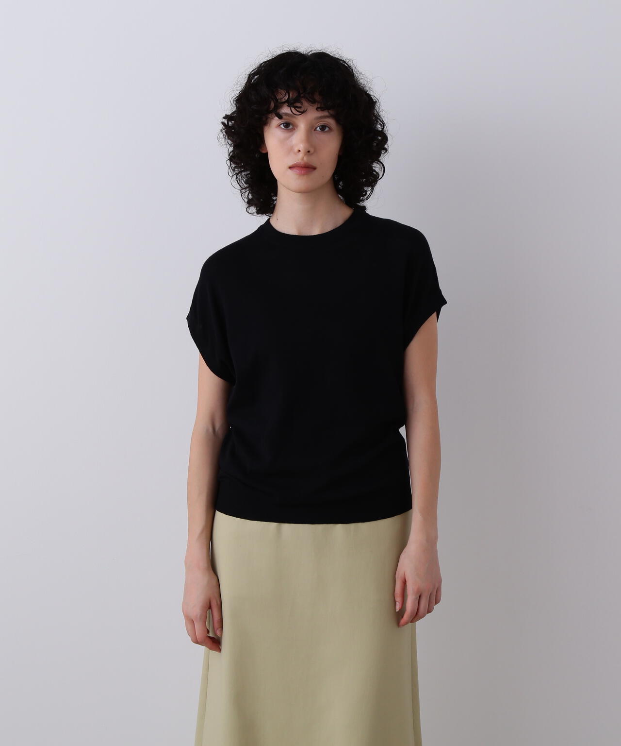 YLEVE / COTTON LINEN KNIT ASYMMETRY PULLOVER | YLÈVE（イレーヴ