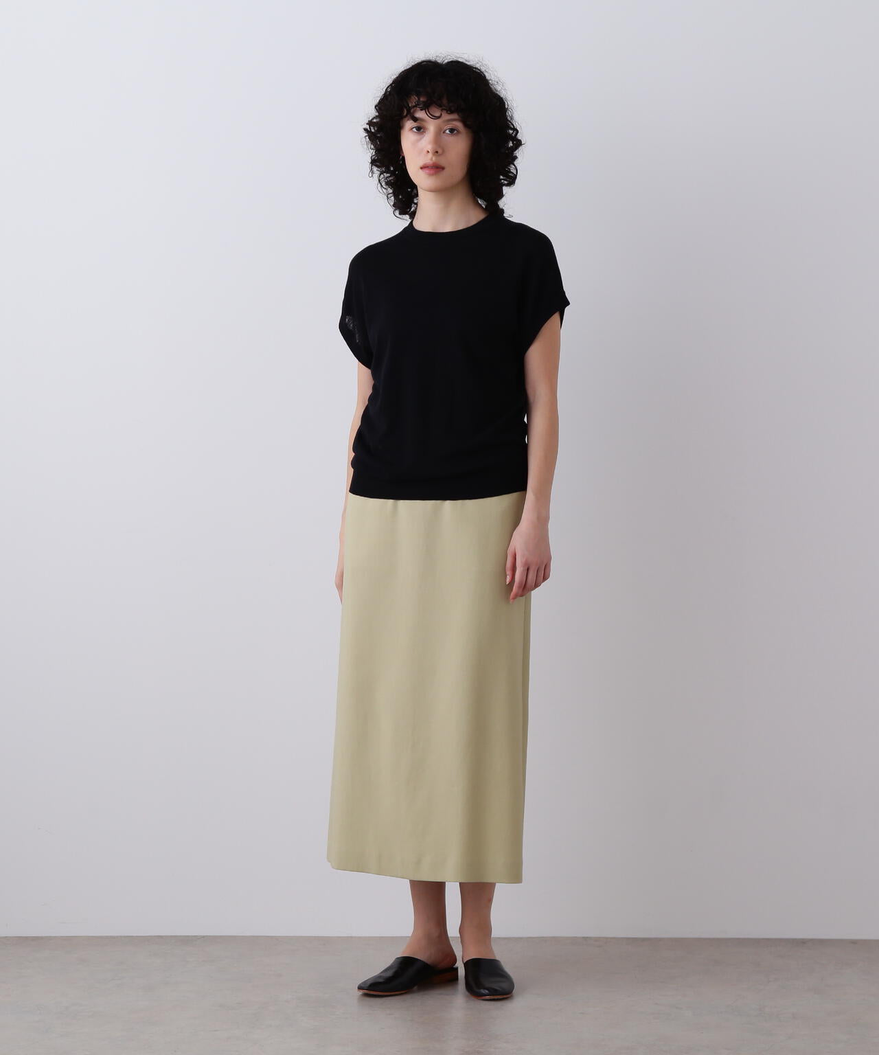 YLEVE / COTTON LINEN KNIT ASYMMETRY PULLOVER | YLÈVE（イレーヴ