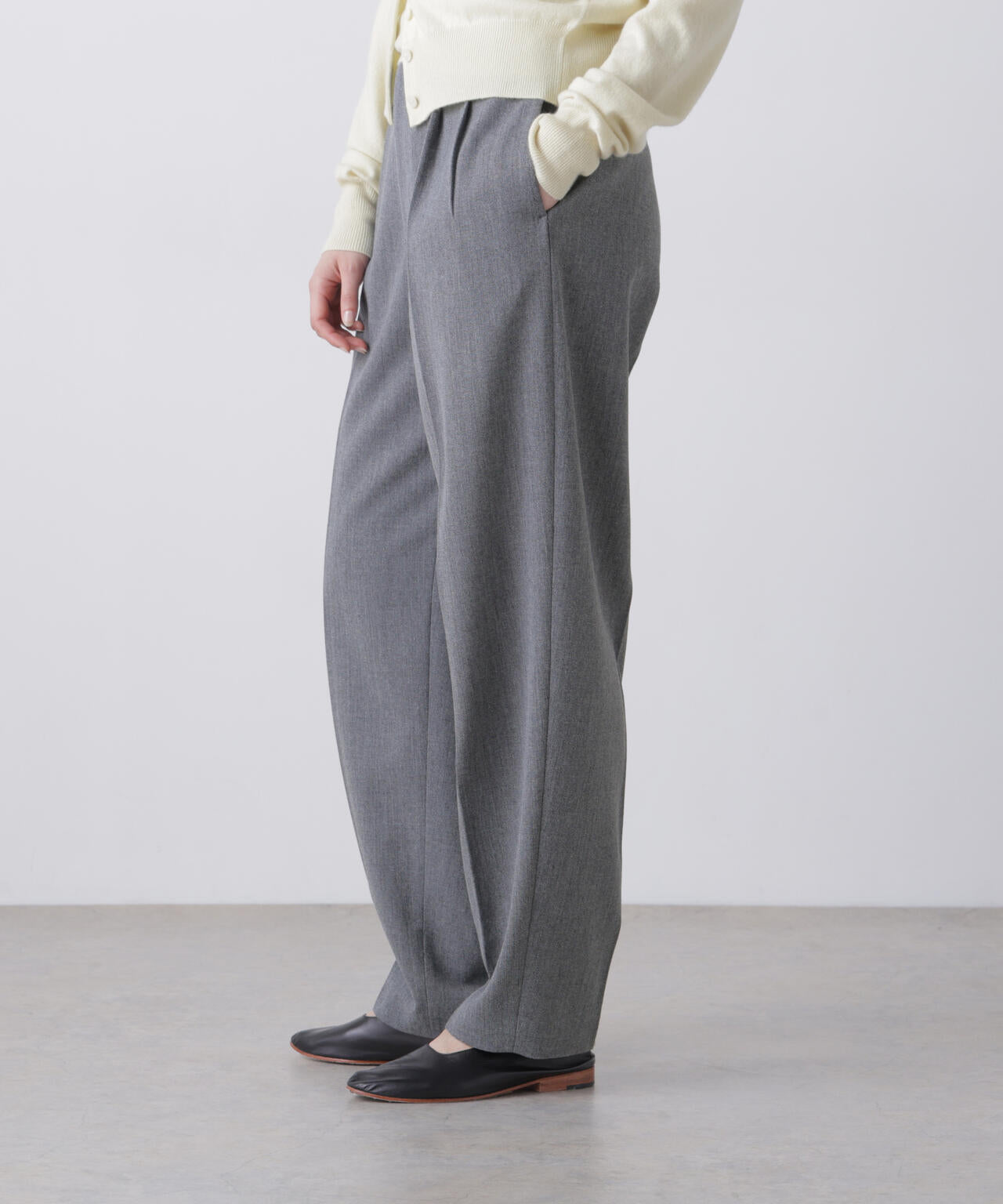 YLEVE ウール　タック　スラックス YLEVE / ROUGH WOOL TROUSERS | YLÈVE（イレーヴ） ｜【公式】通販mix