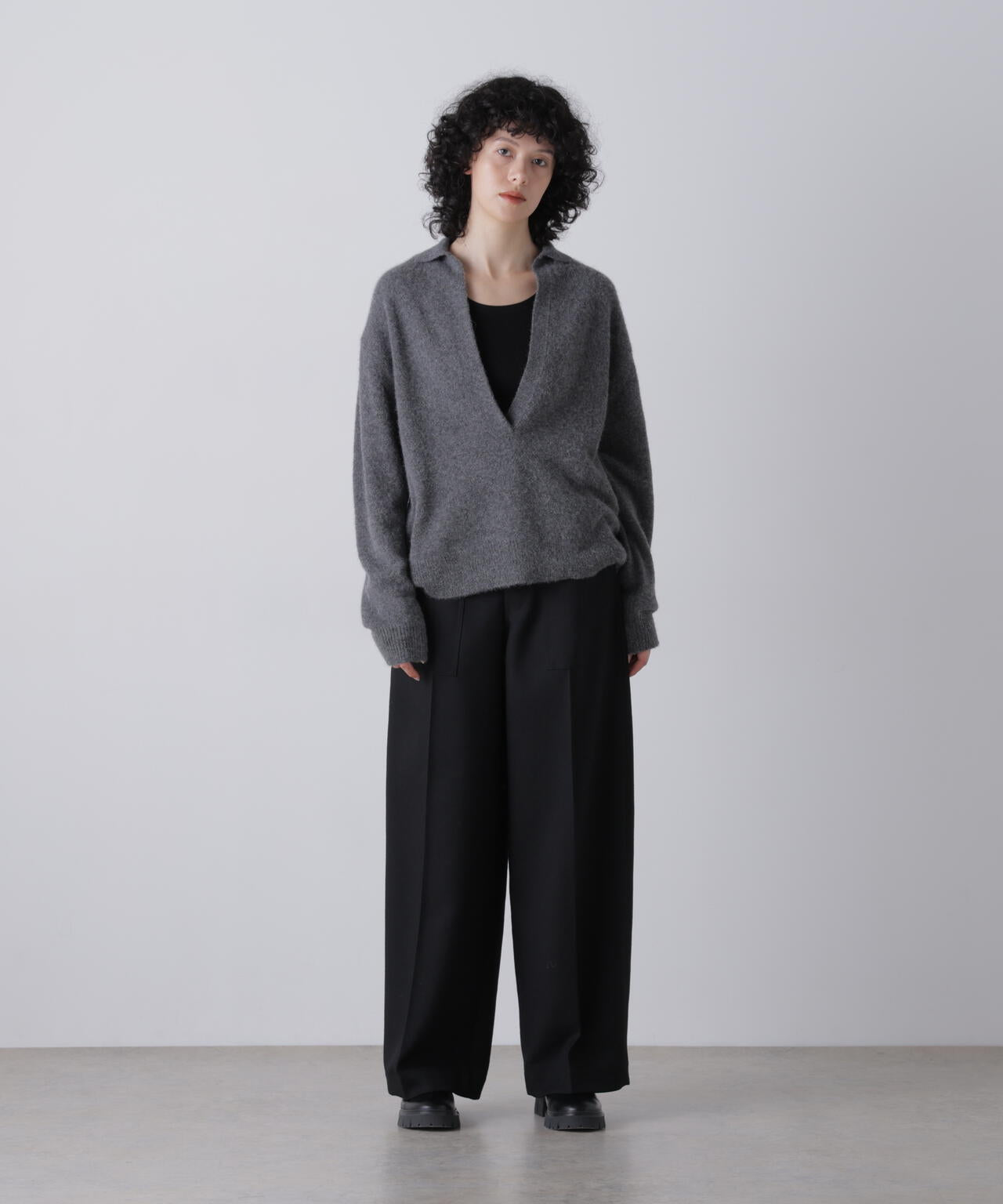 YLEVE / DRY WOOL TWILL TROUSERS | YLÈVE（イレーヴ） ｜【公式】通販