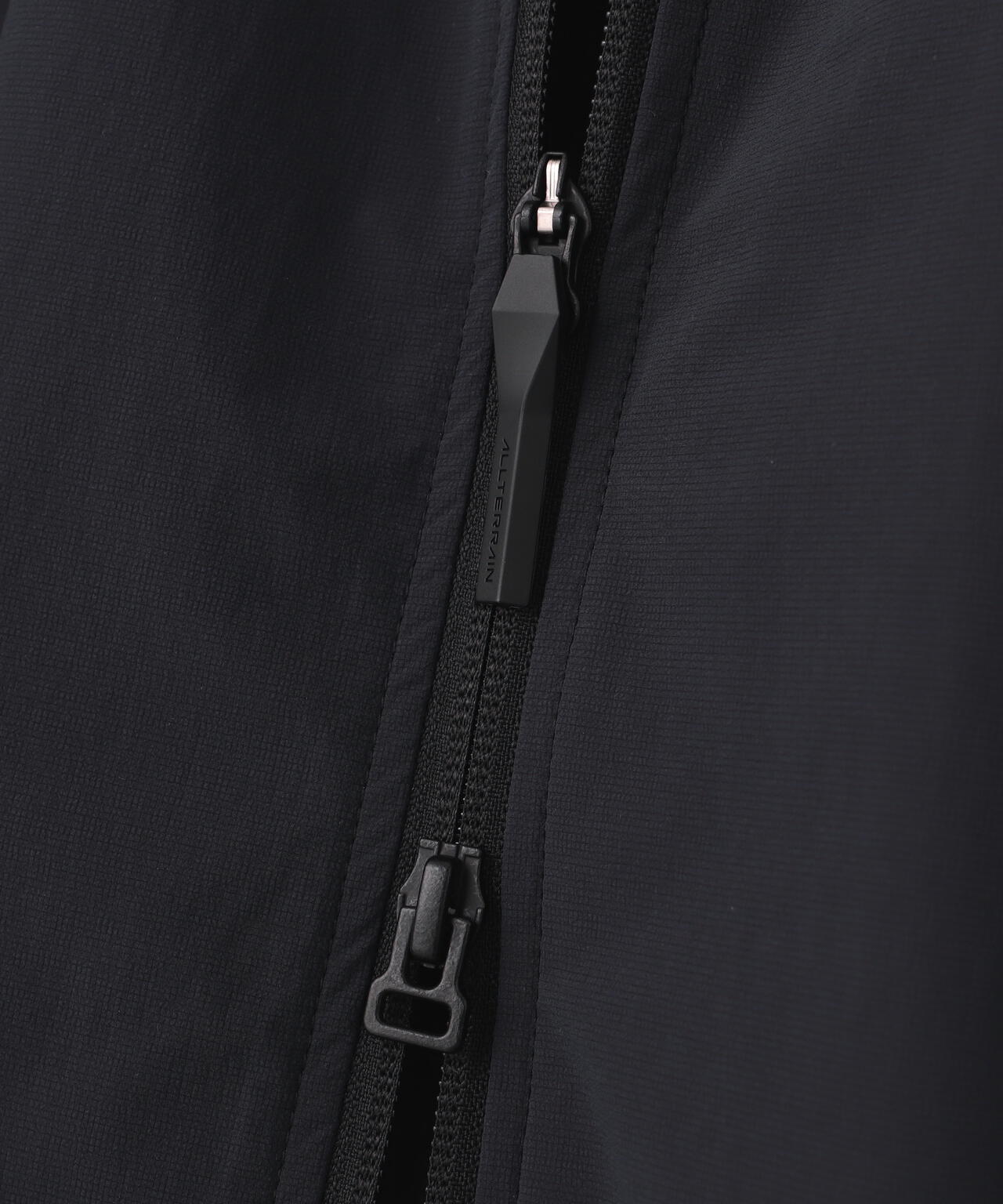 DESCENTE / UNTRIMMED JACKET