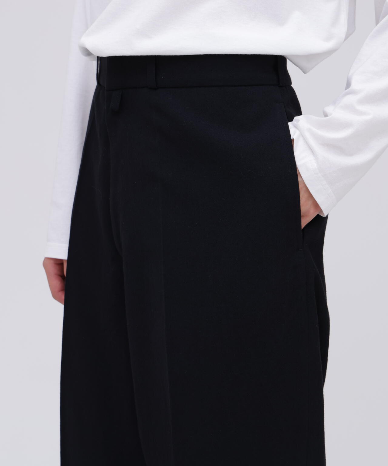 【blurhms】Wool Gabardine Trousers blurhms】Wool Gabardine Trousers - DOGDAYS / UNDERPASS STORE