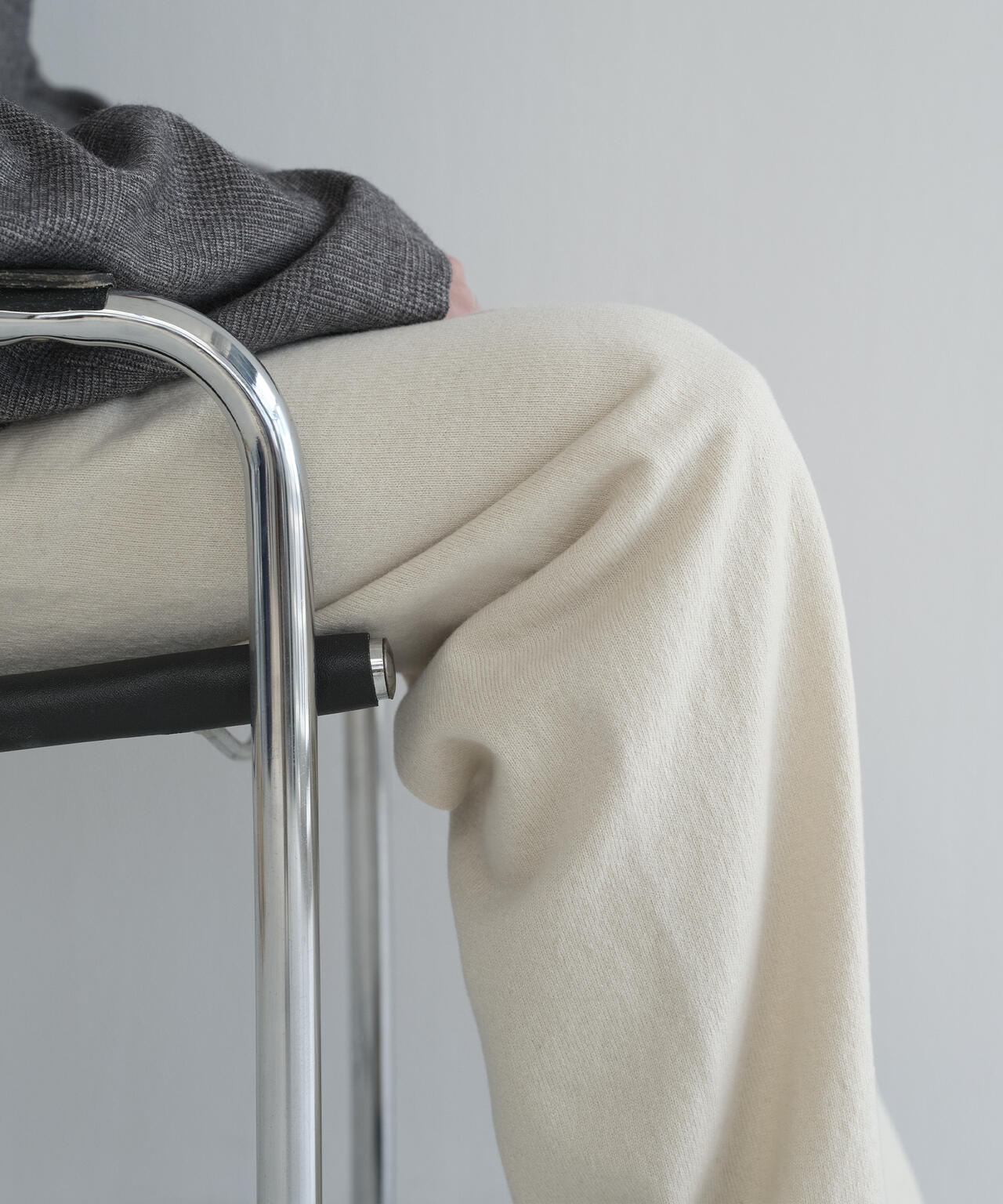 [限定]Yonetomi / RIGID CASHMERE SWEATER PANTS