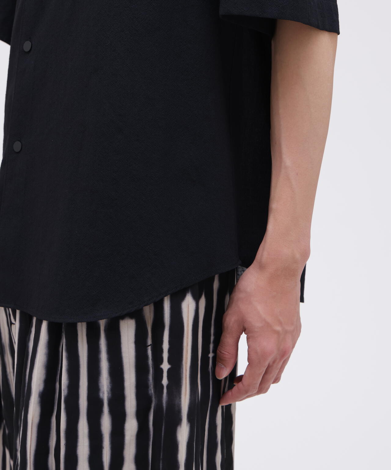IRENISA / EXTENDED YOKE HALF-SLEEVED SHIRT
