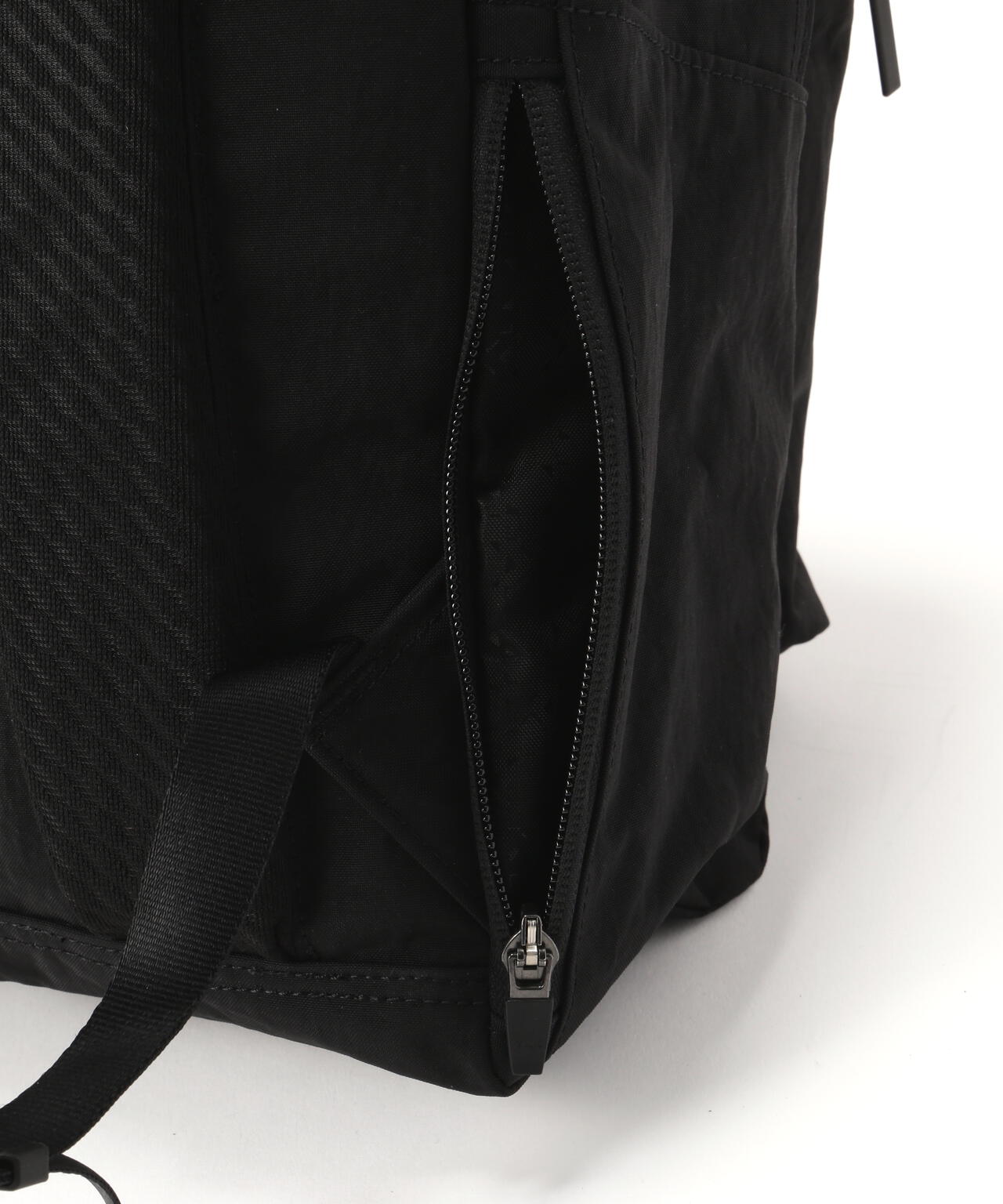 DESCENTE ALLTERRAIN / DAYPACK 20 | THE LIBRARY（ザ ライブラリー