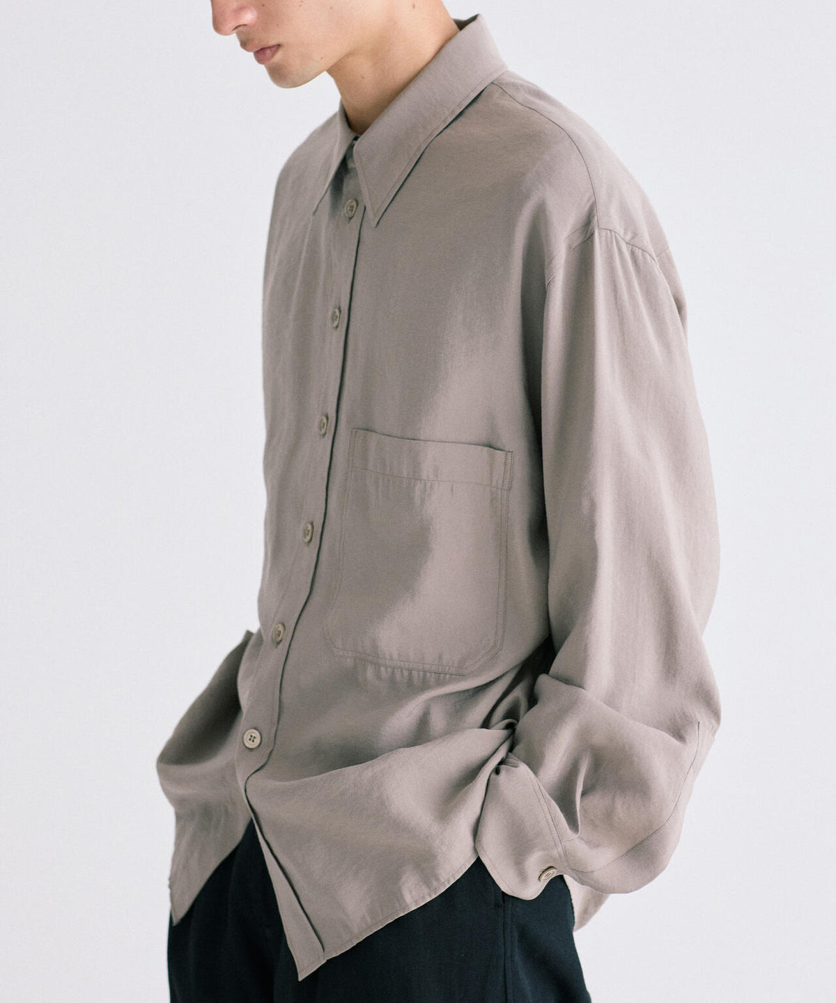 STUDIO NICHOLSON / POWDER HANDLE MODAL OVERSIZED PATCH POCKET SHIRT