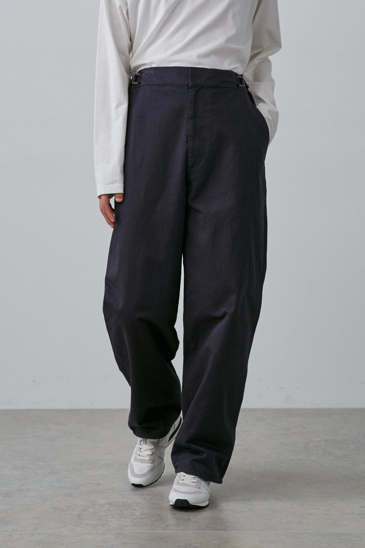 Ｙ / ORGANIC COTTON CHINO ADJUSTER TROUSERS