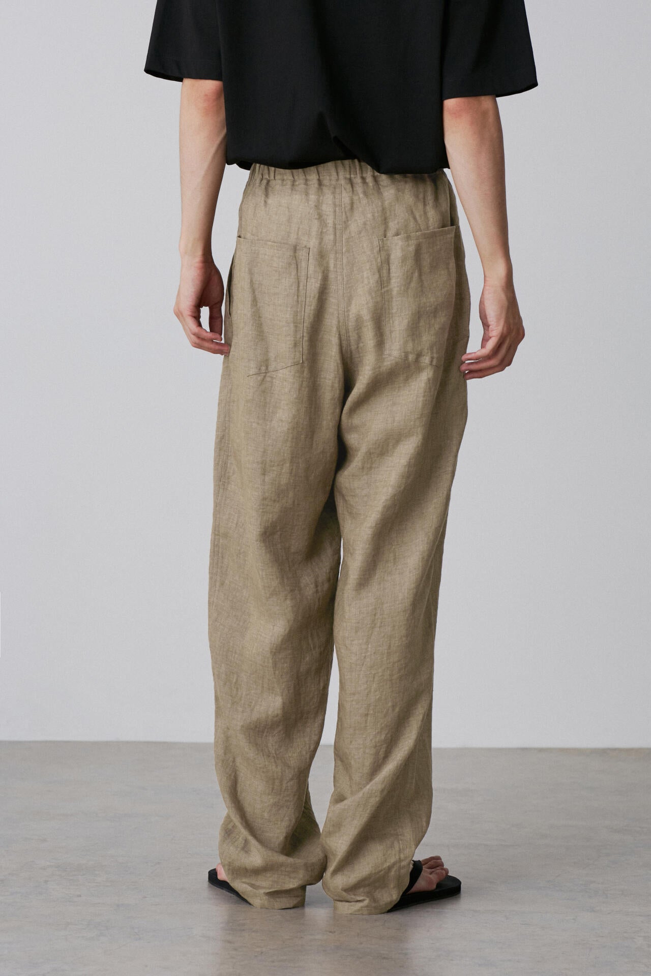 YLEVE / LINEN POPLIN TROUSERS | YLÈVE（イレーヴ） ｜【公式】通販