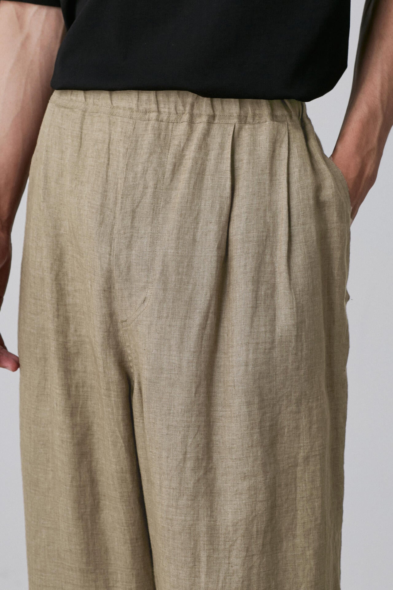 YLEVE / LINEN POPLIN TROUSERS | YLÈVE（イレーヴ） ｜【公式】通販