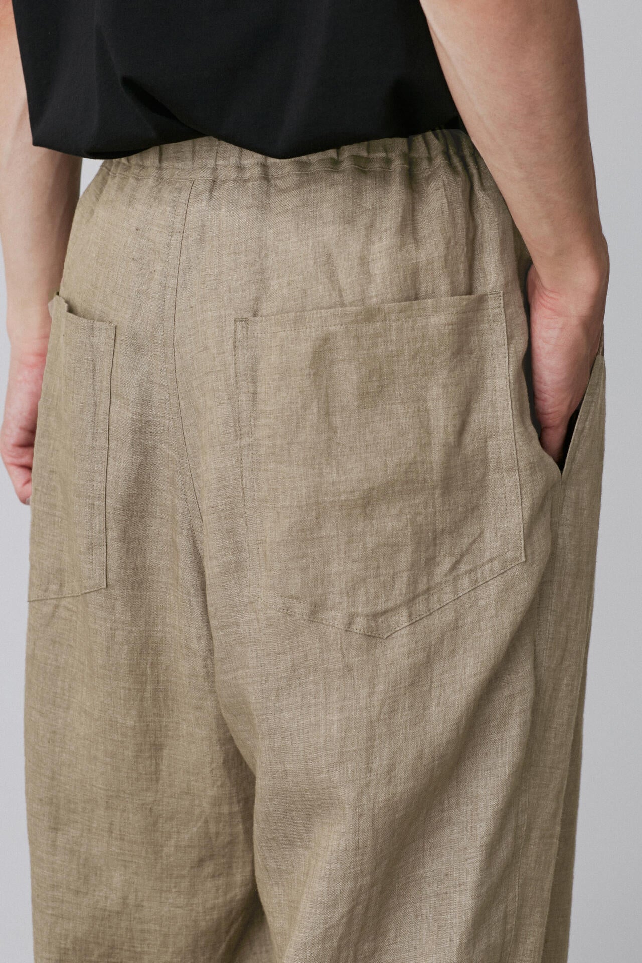 YLEVE / LINEN POPLIN TROUSERS | YLÈVE（イレーヴ） ｜【公式】通販
