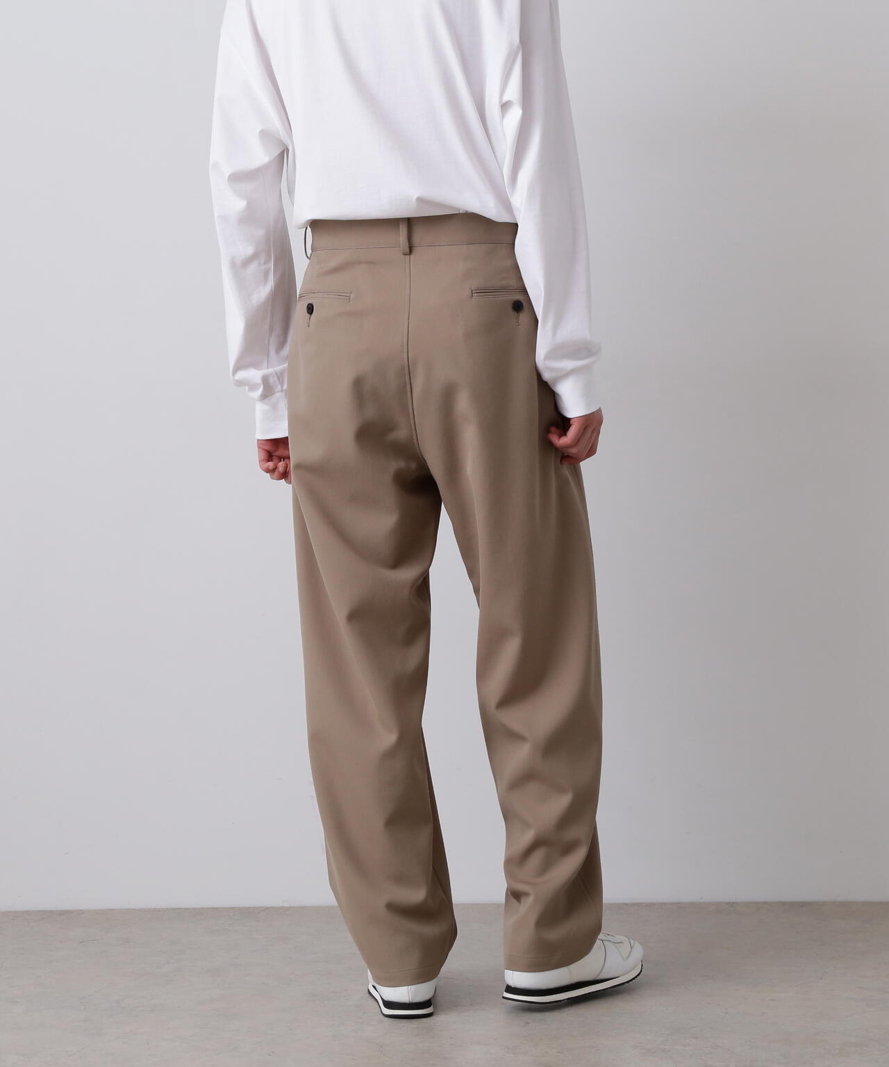 YLEVE / MERINO WOOL TWILL 2 TUCK TROUSERS | YLÈVE（イレーヴ